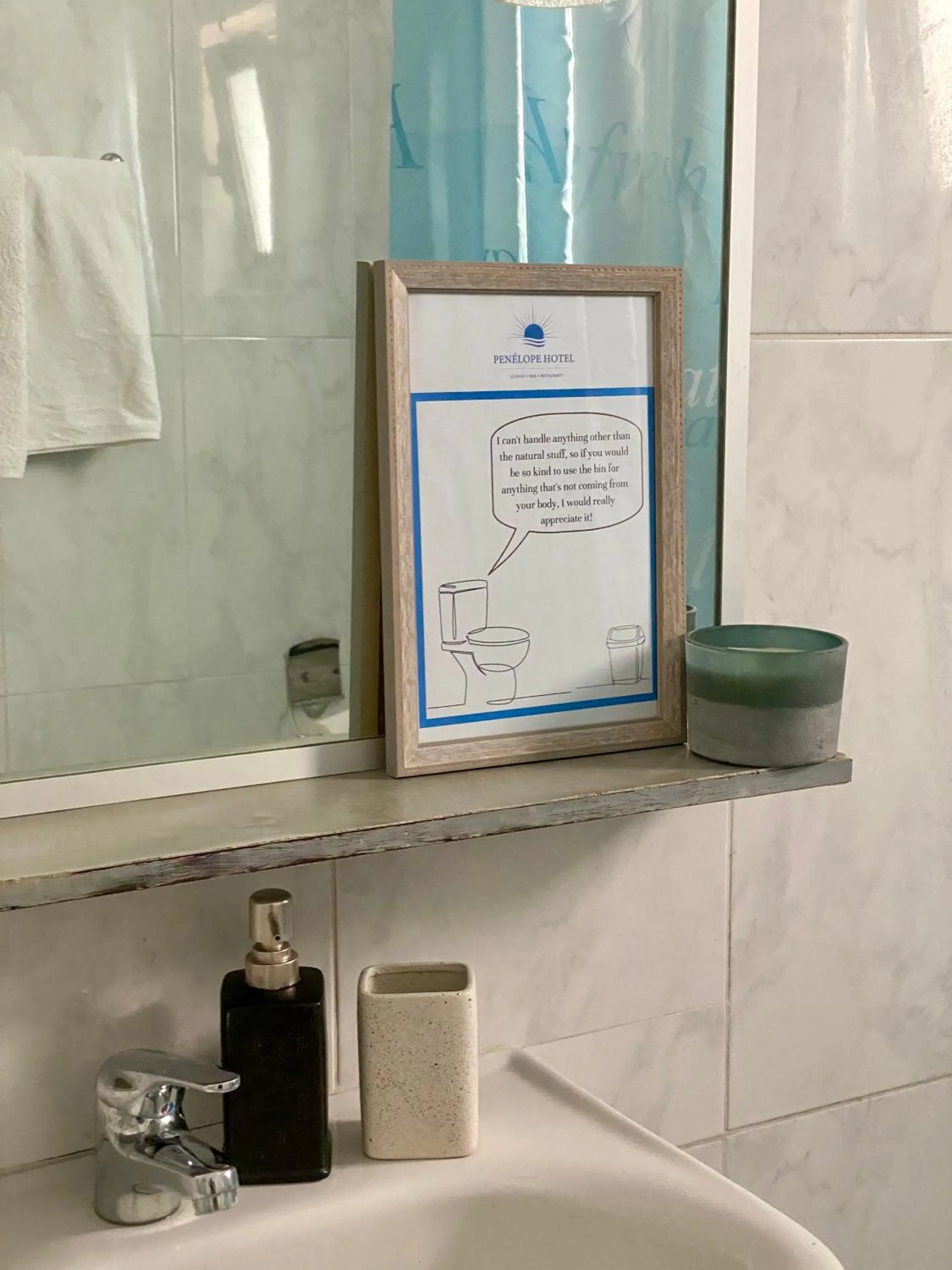 Bathroom in Penélope Hotel