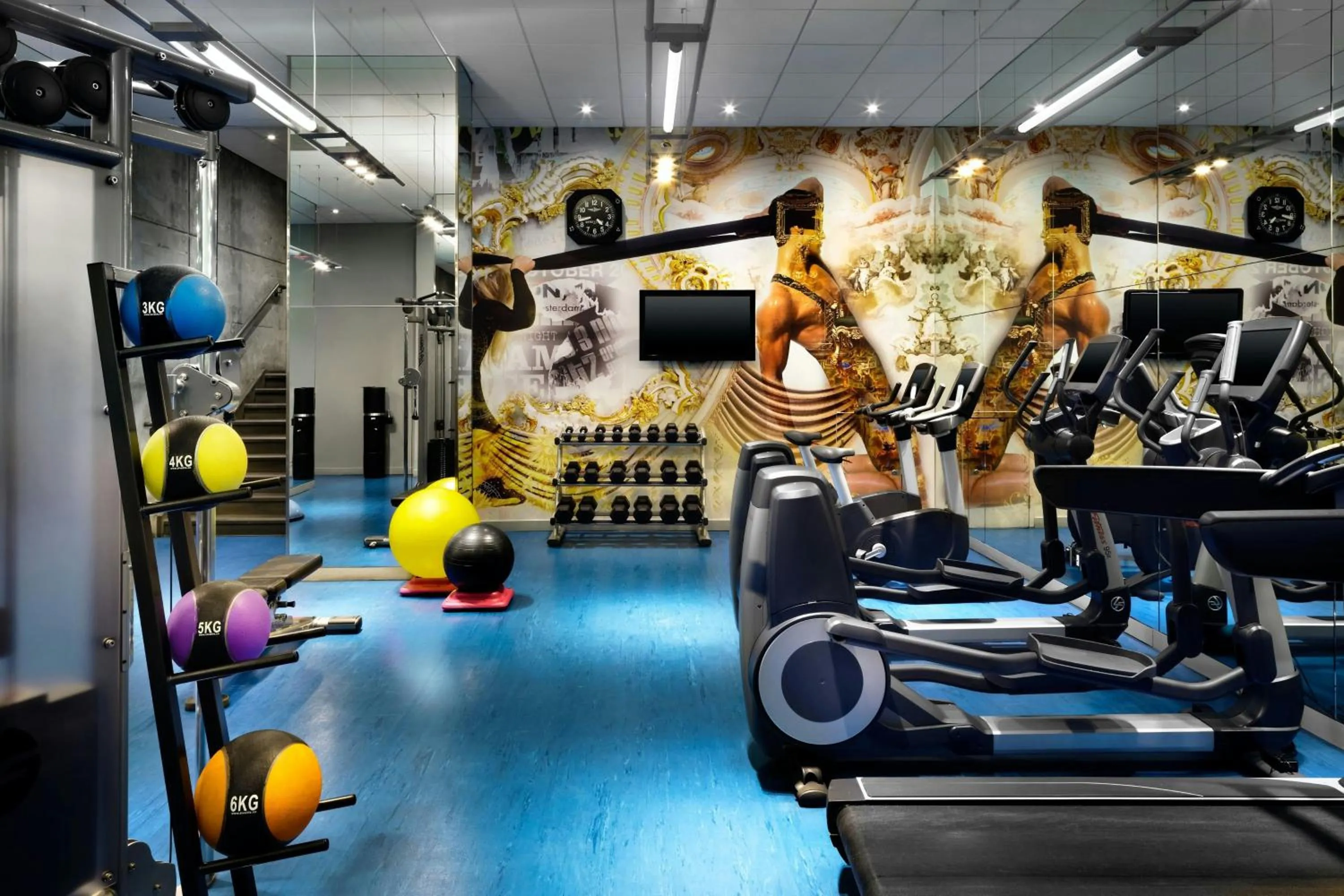 Fitness centre/facilities in W Montreal