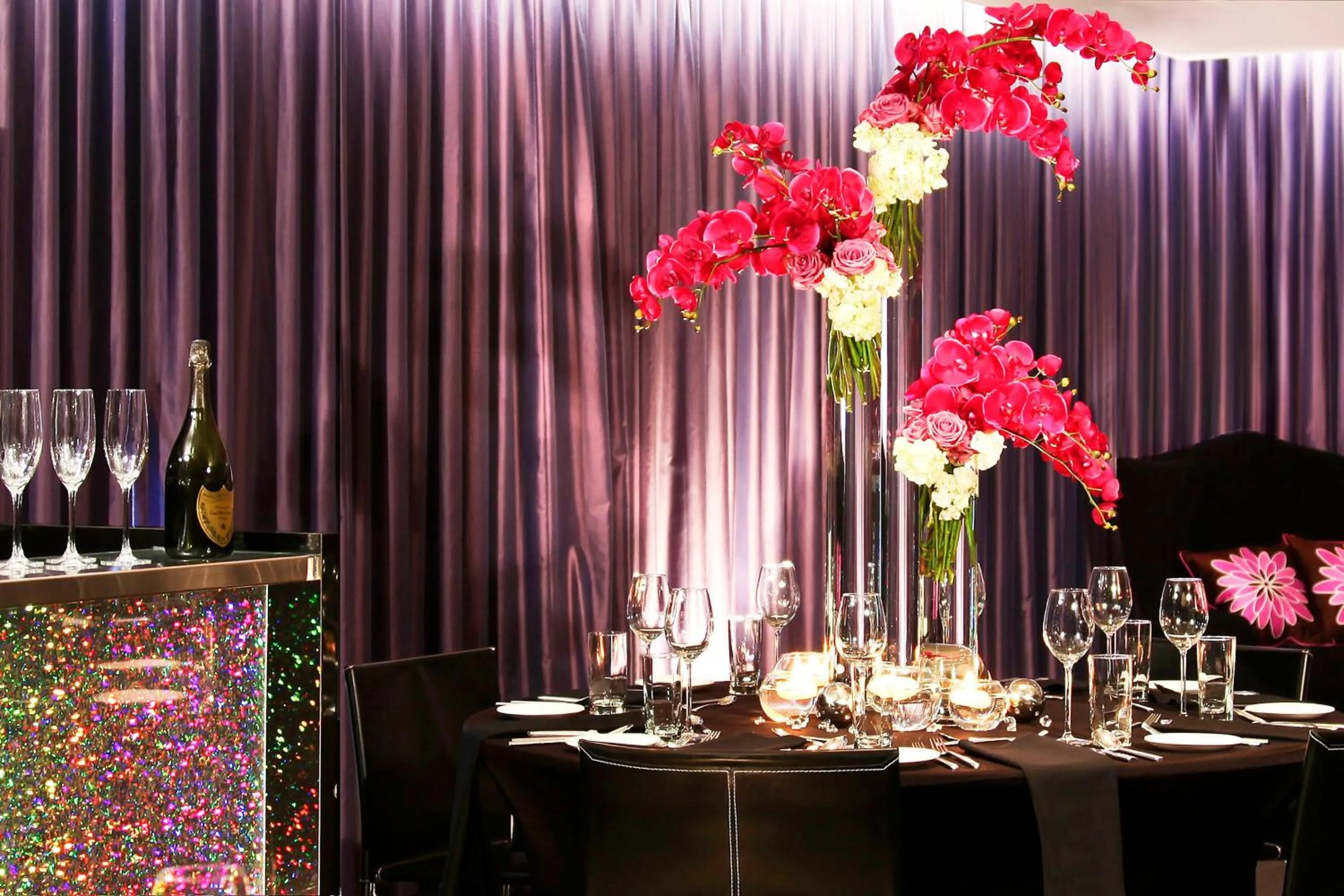 Lobby or reception in W Montreal