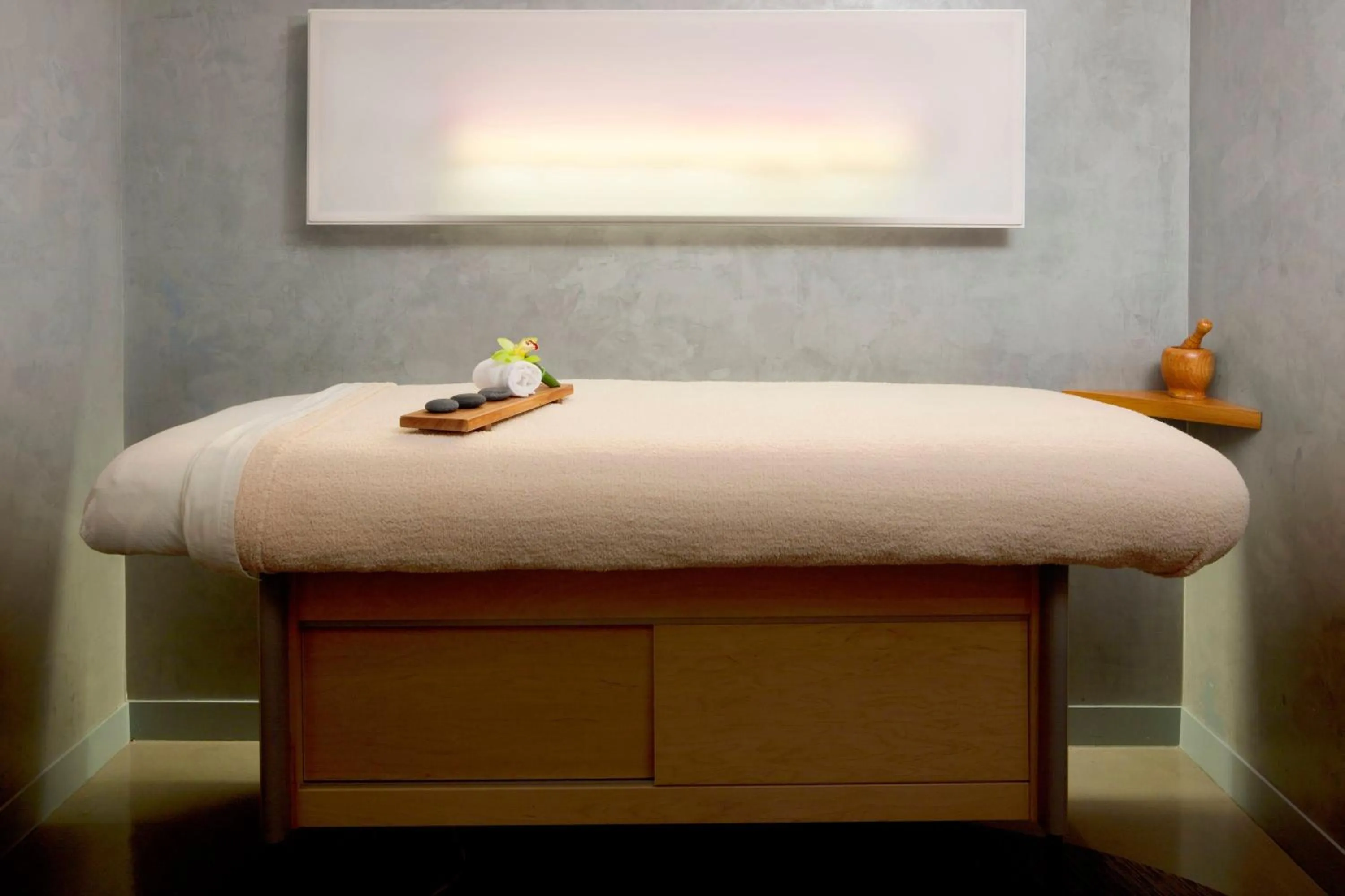 Spa and wellness centre/facilities in W Montreal