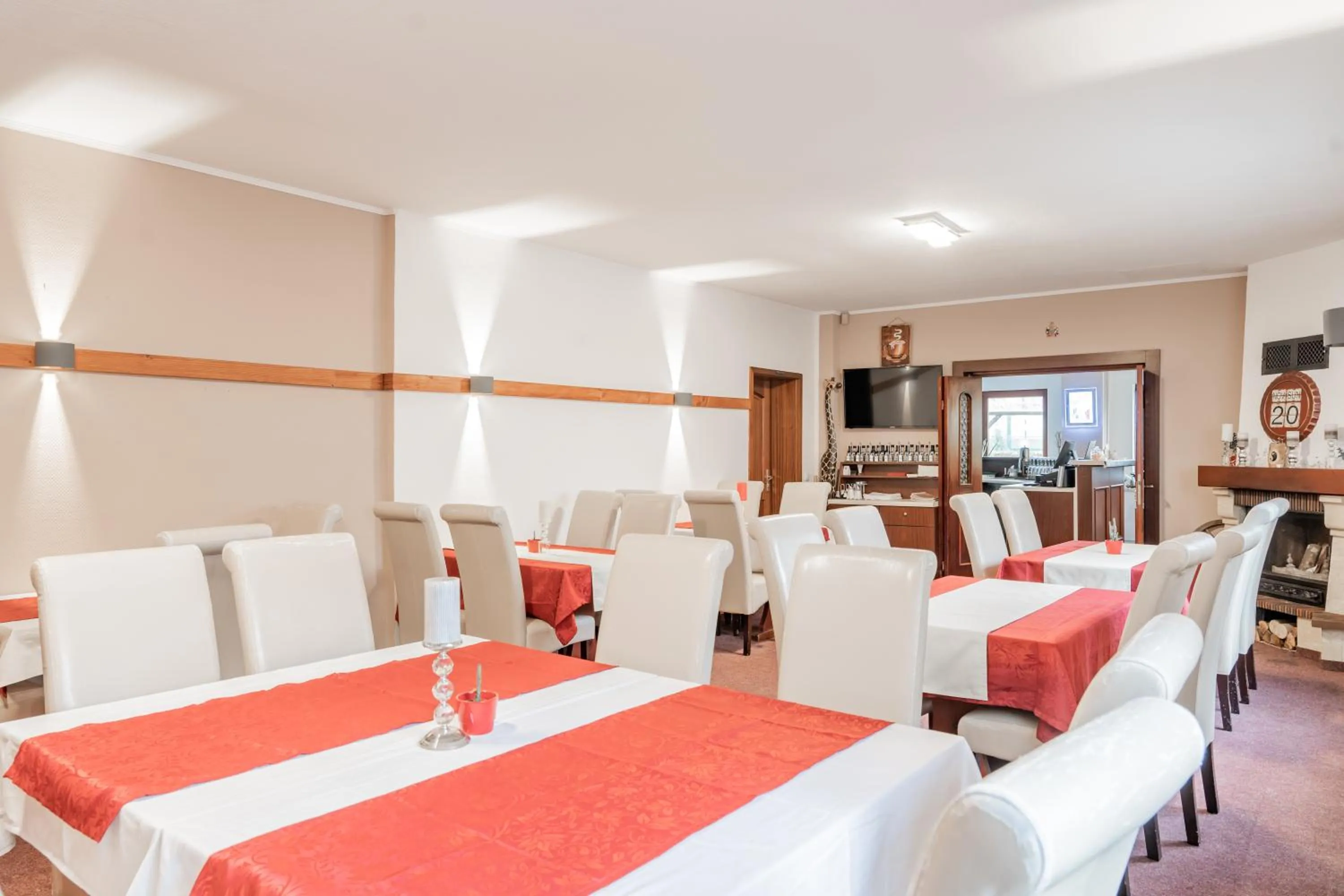 Restaurant/places to eat in Hotel Dori´s 108