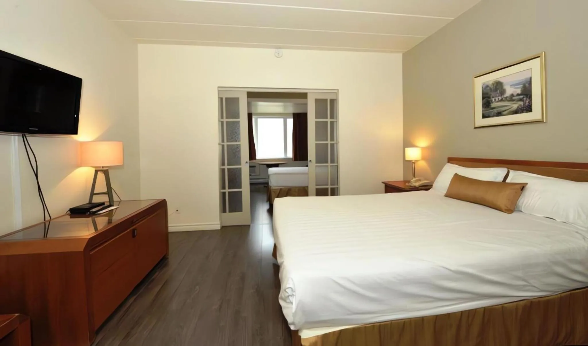 Photo of the whole room, Bed in Hotel Le Voyageur