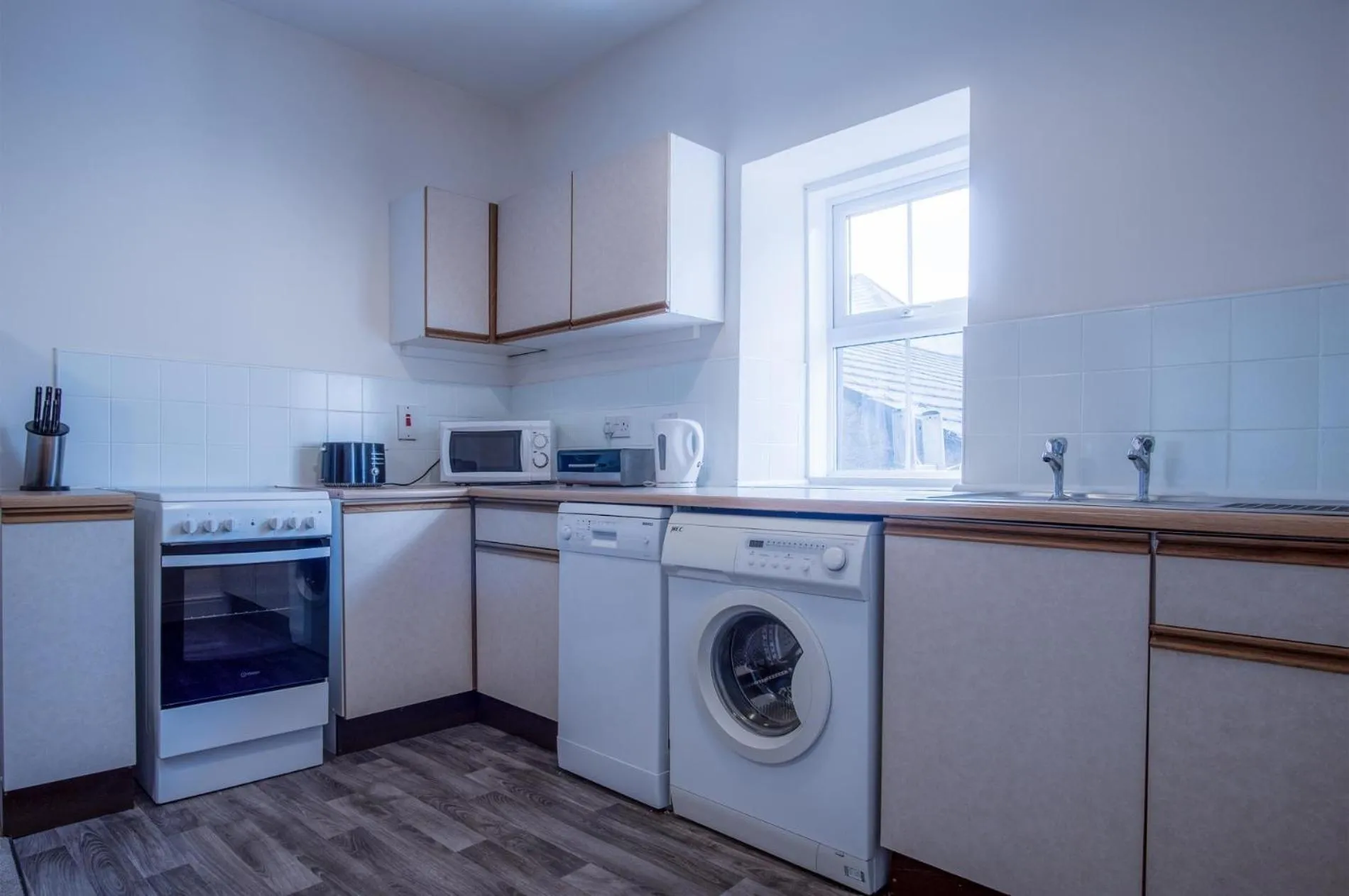 Floor plan in Dragons Den - 2 Bedroom Apartment - Tenby