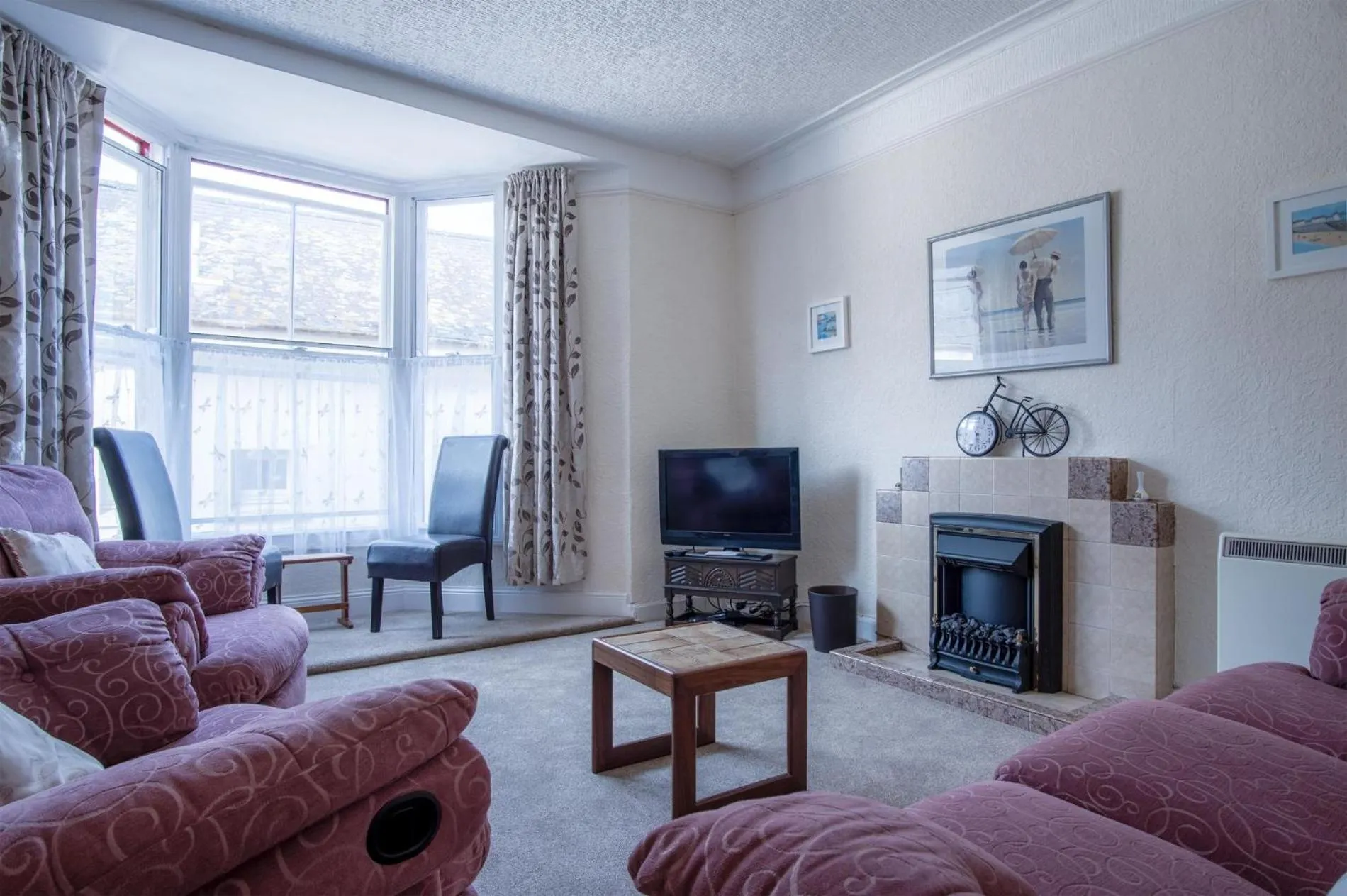 Floor plan in Dragons Den - 2 Bedroom Apartment - Tenby