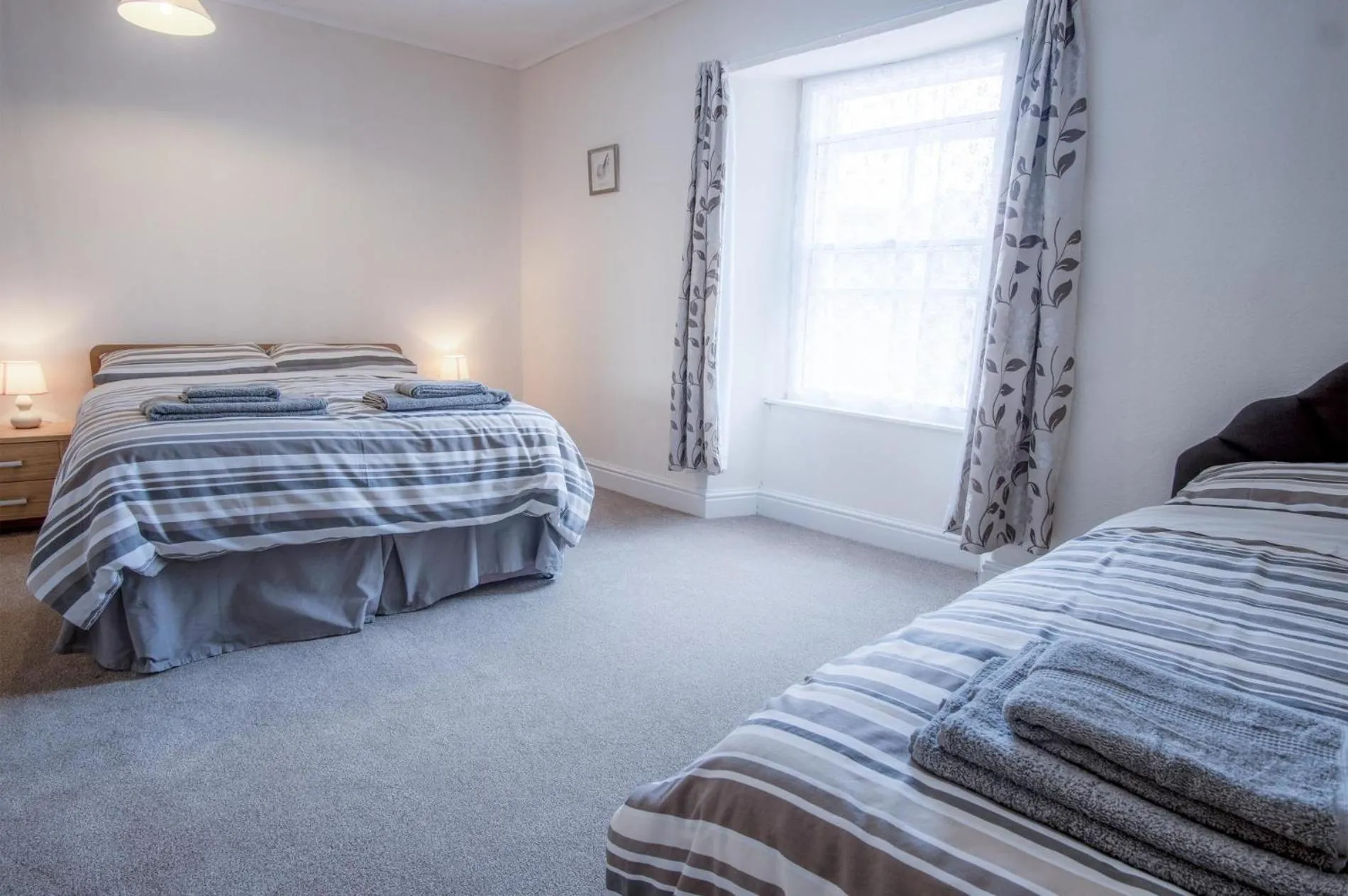 Floor plan, Bed in Dragons Den - 2 Bedroom Apartment - Tenby
