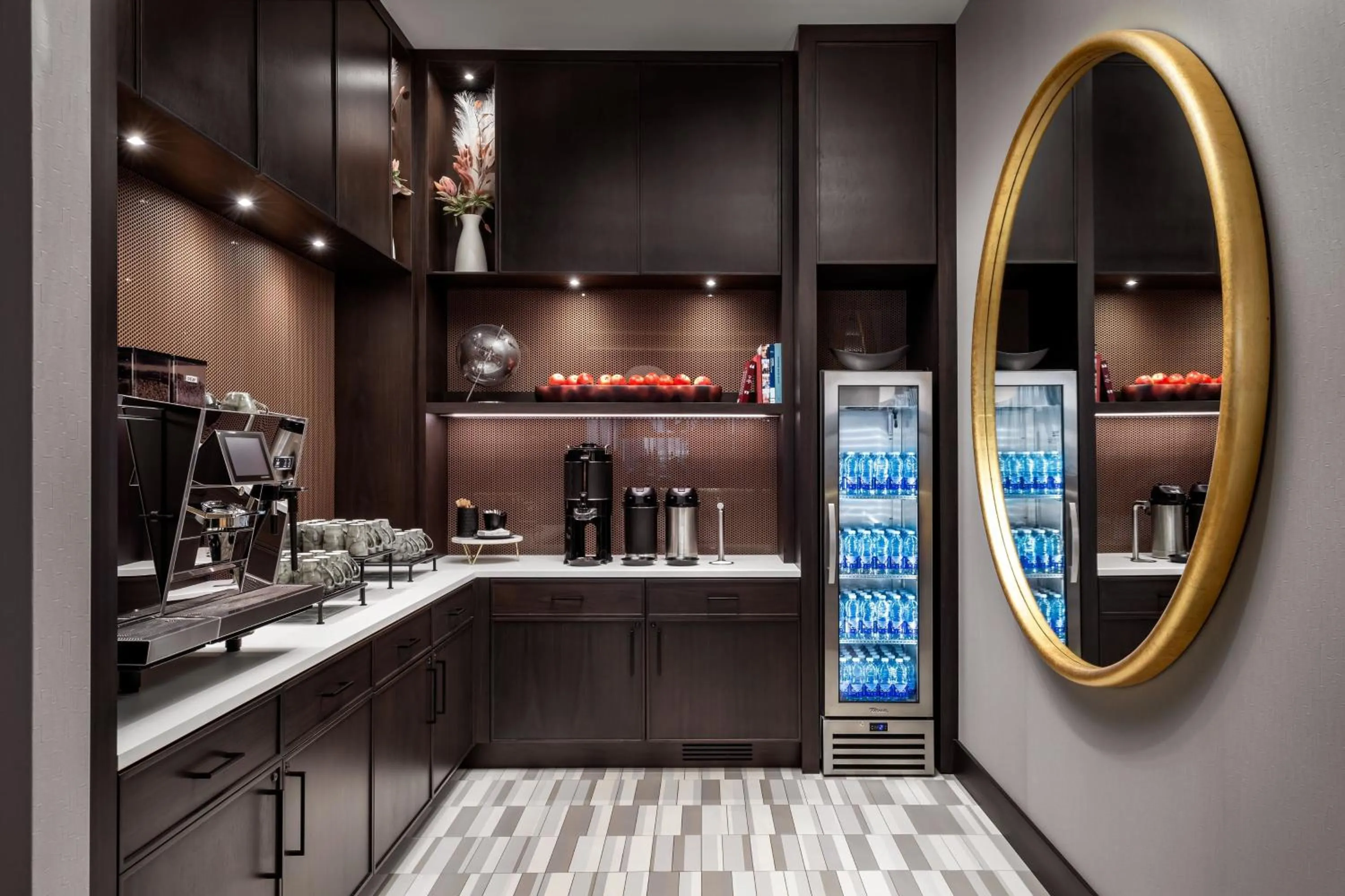 Lounge or bar in Sheraton Gateway Hotel in Toronto International Airport