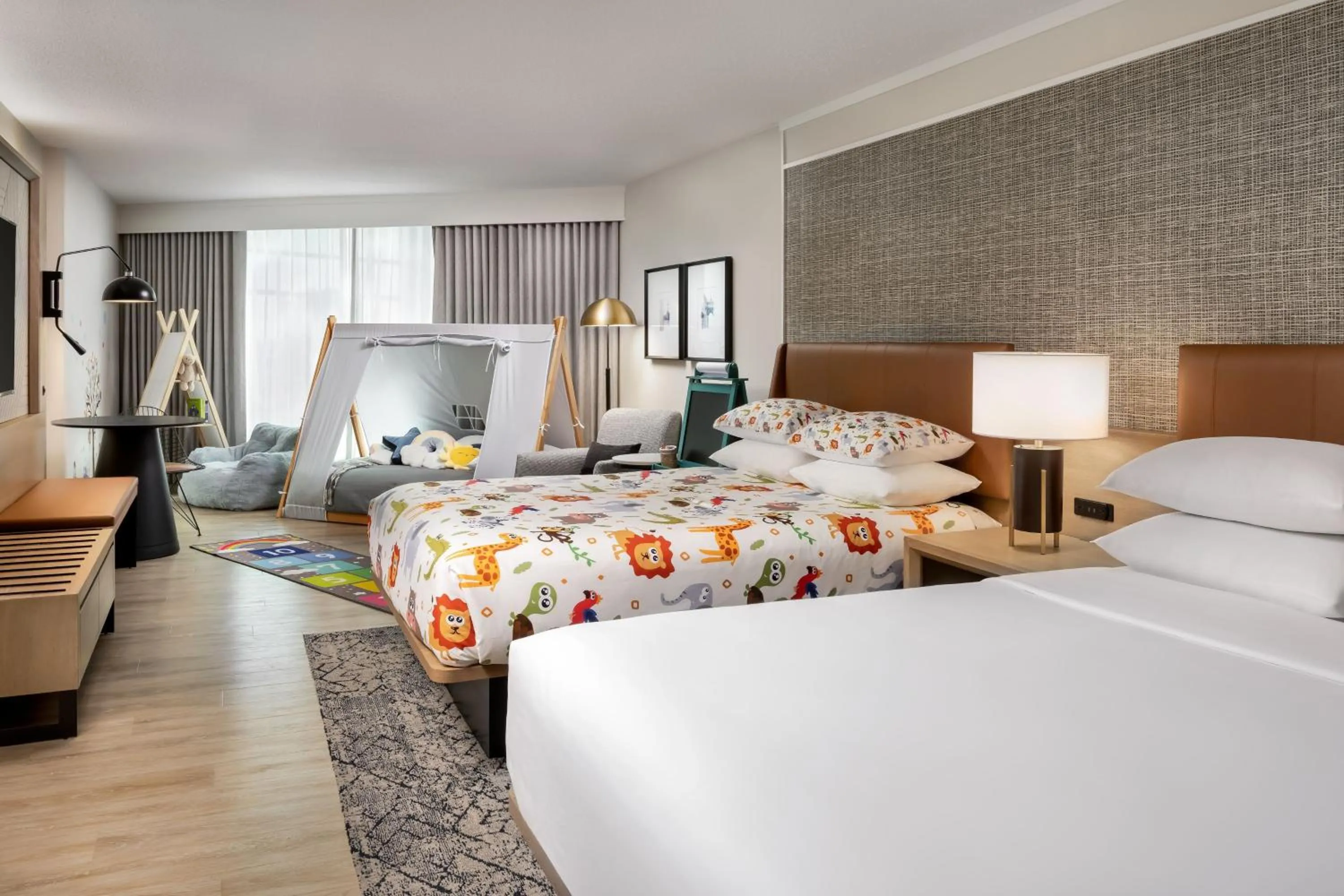 Photo of the whole room, Bed in Sheraton Gateway Hotel in Toronto International Airport