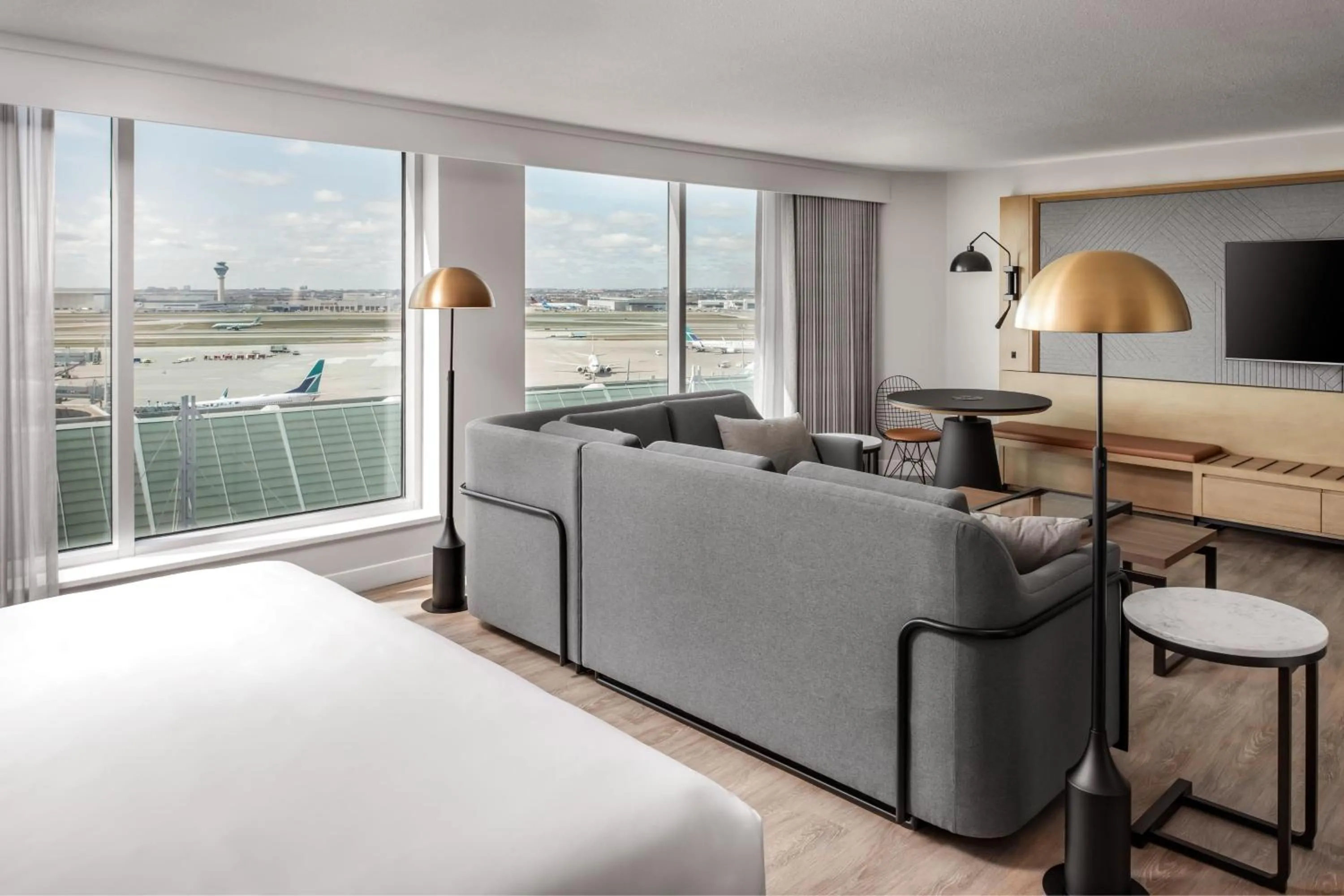 Photo of the whole room, Bed in Sheraton Gateway Hotel in Toronto International Airport