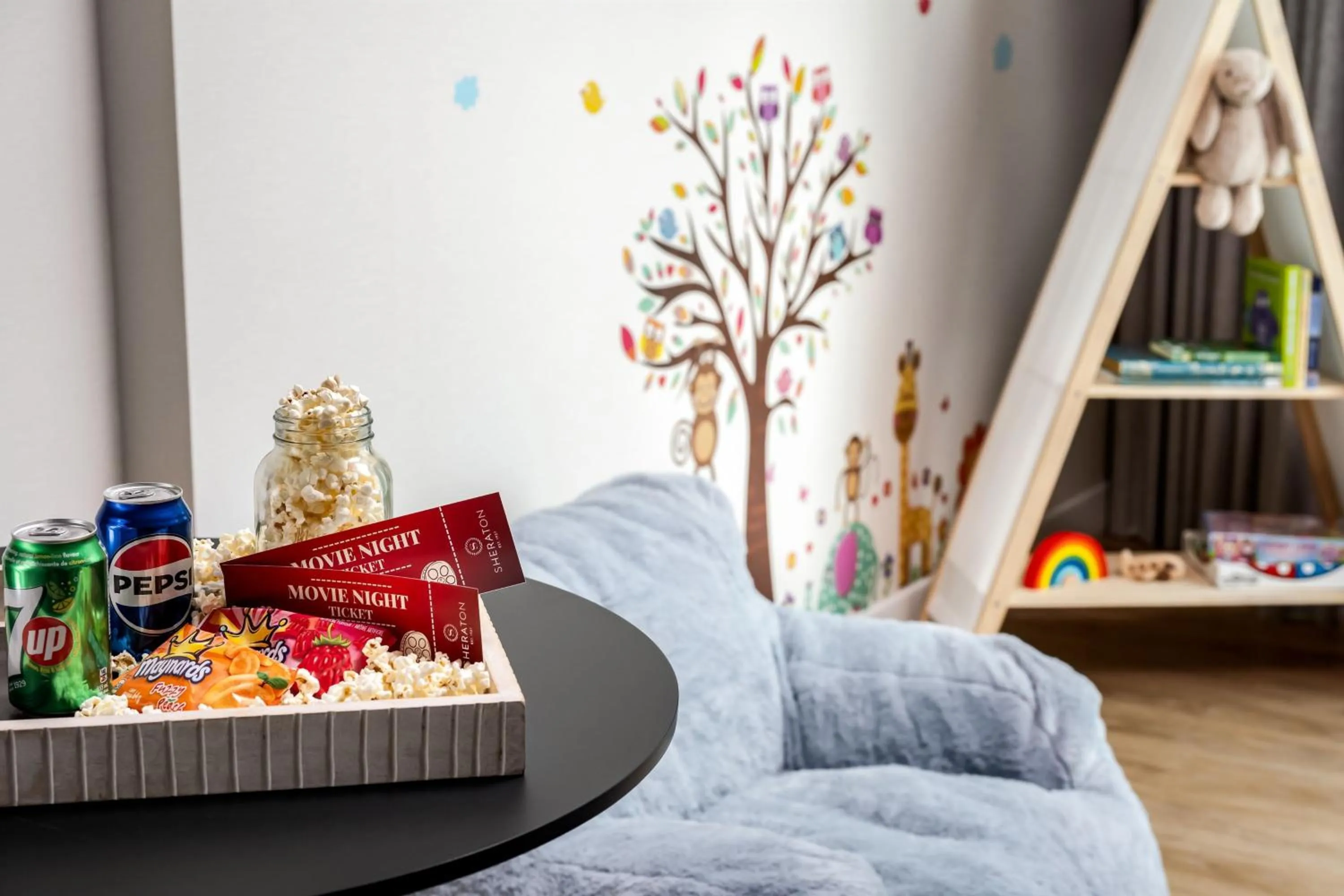 Photo of the whole room in Sheraton Gateway Hotel in Toronto International Airport