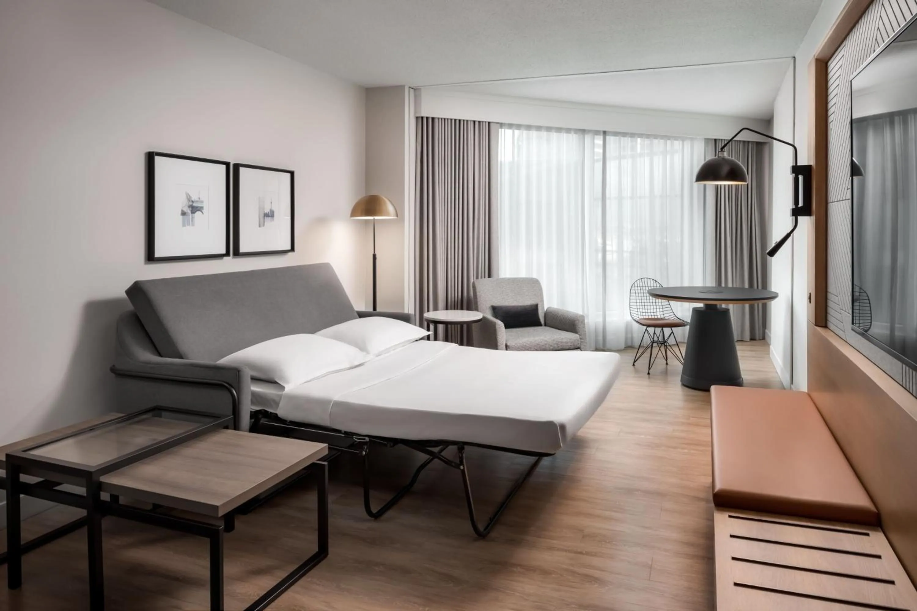 Photo of the whole room, Bed in Sheraton Gateway Hotel in Toronto International Airport