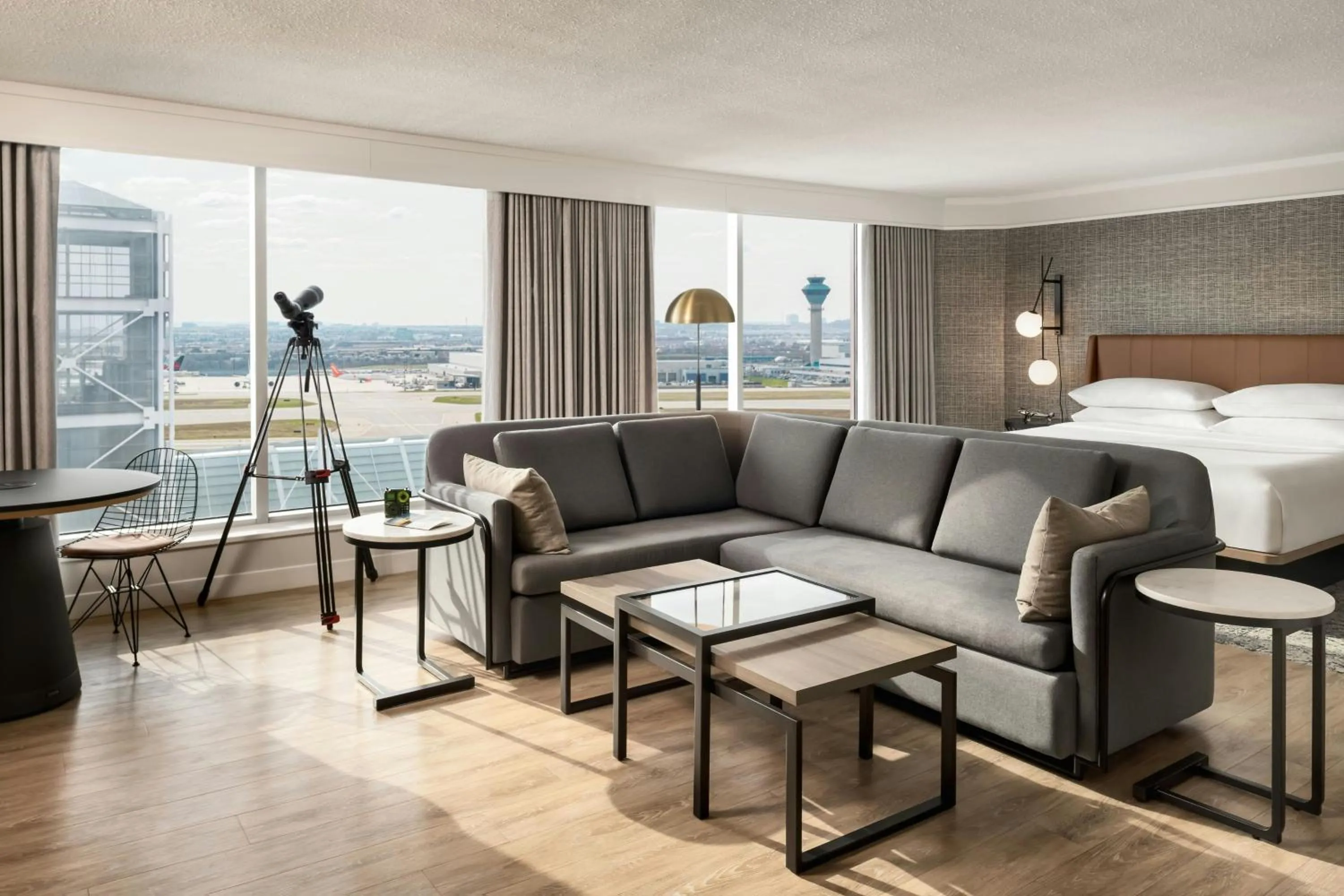 Photo of the whole room, Bed in Sheraton Gateway Hotel in Toronto International Airport