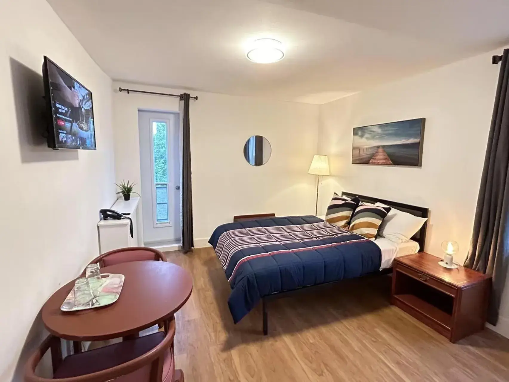 Bed in Hotel La Residence du Voyageur Bed in Hotel La Residence du Voyageur