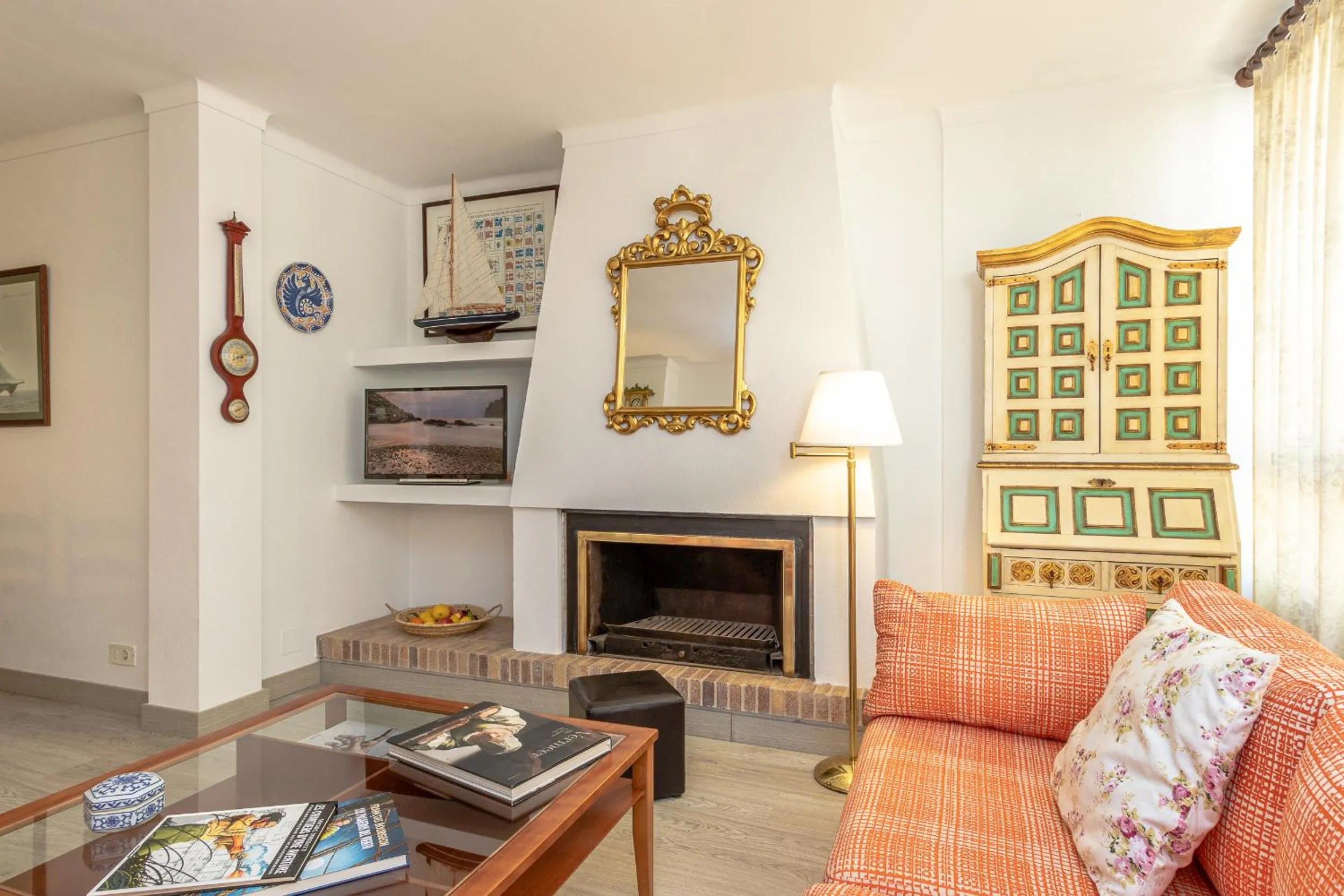Living room in Apartment Almirall in Puerto Pollensa By homevillas360