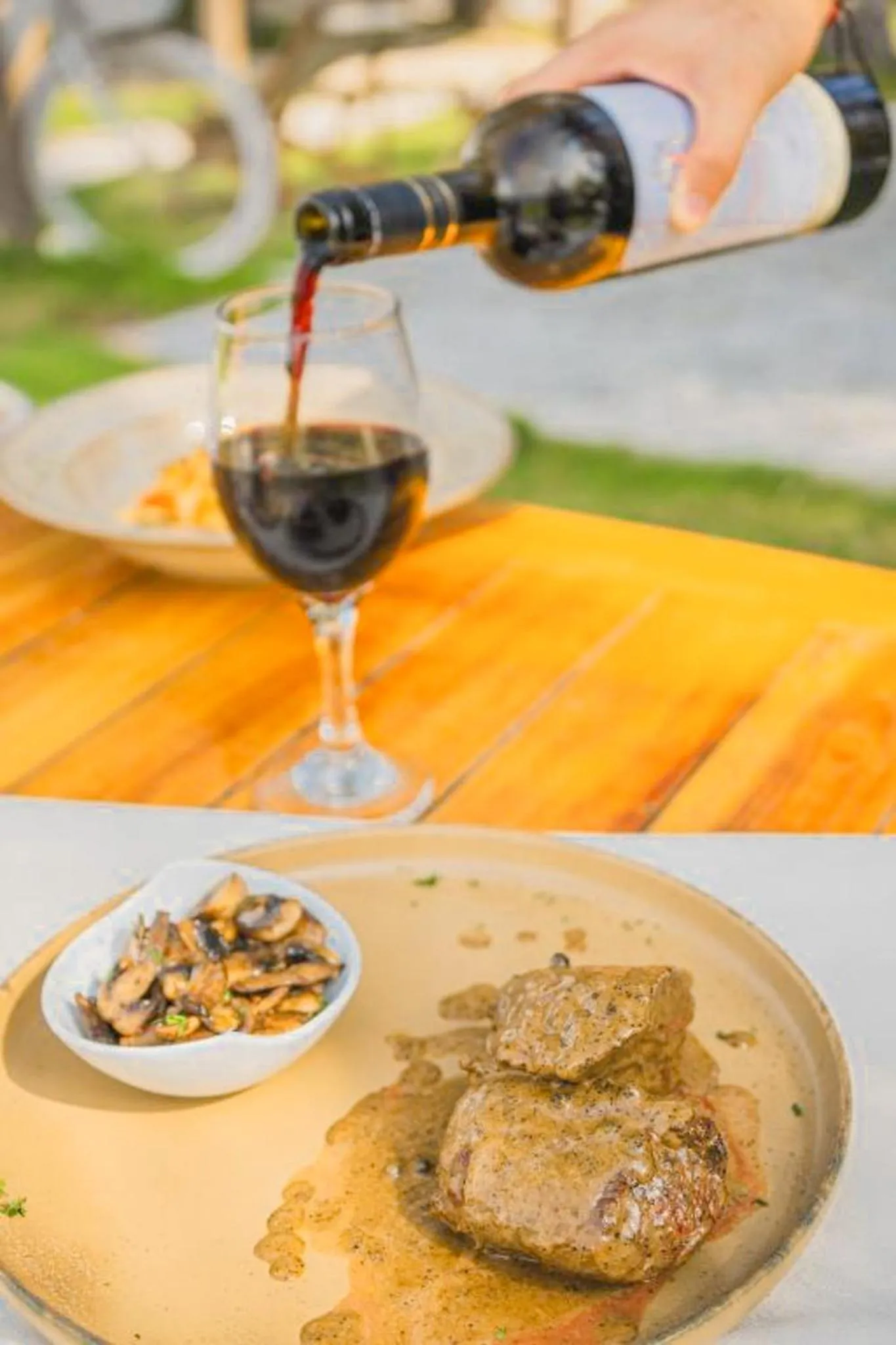 Restaurant/places to eat in Vista Mare Beach House