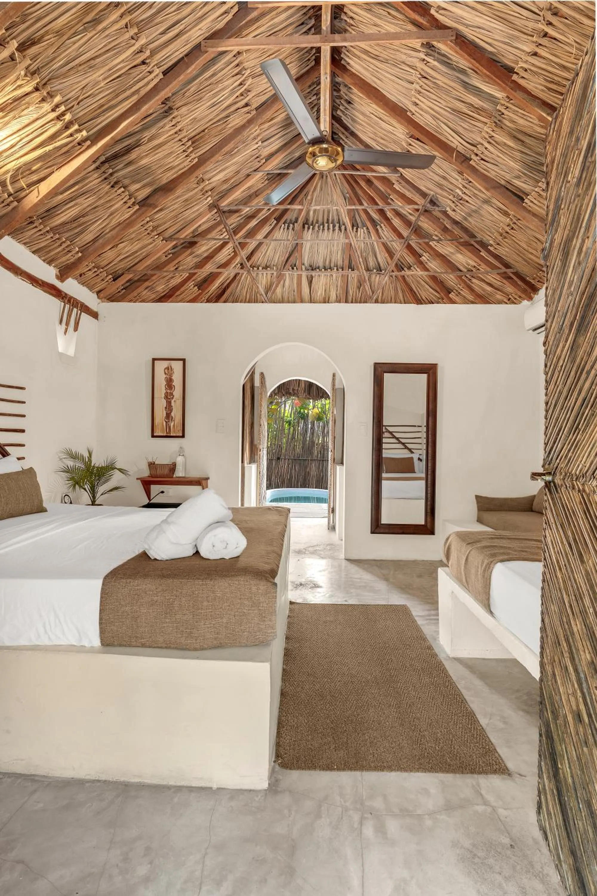 Photo of the whole room, Bed in Vista Mare Beach House