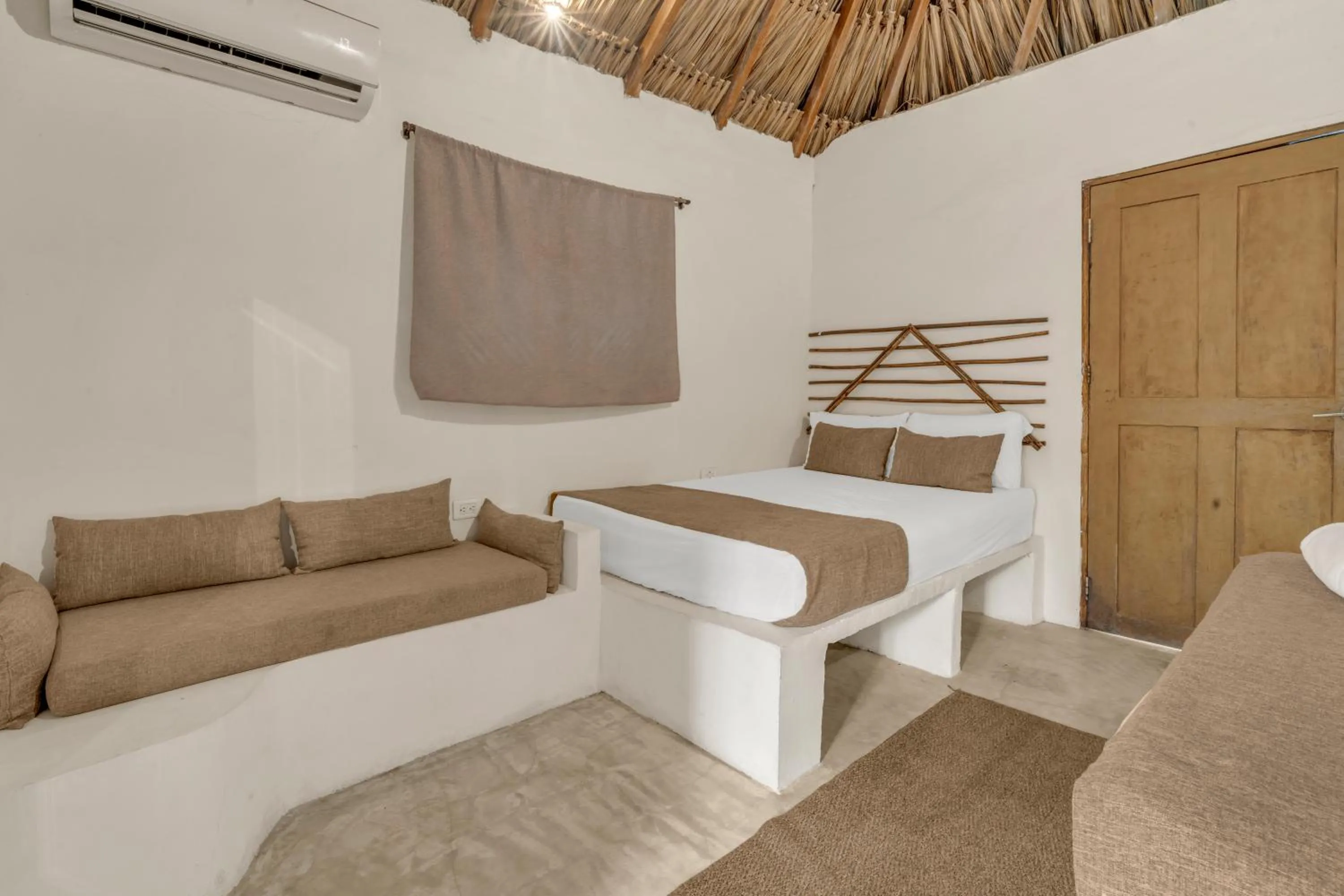 Photo of the whole room in Vista Mare Beach House