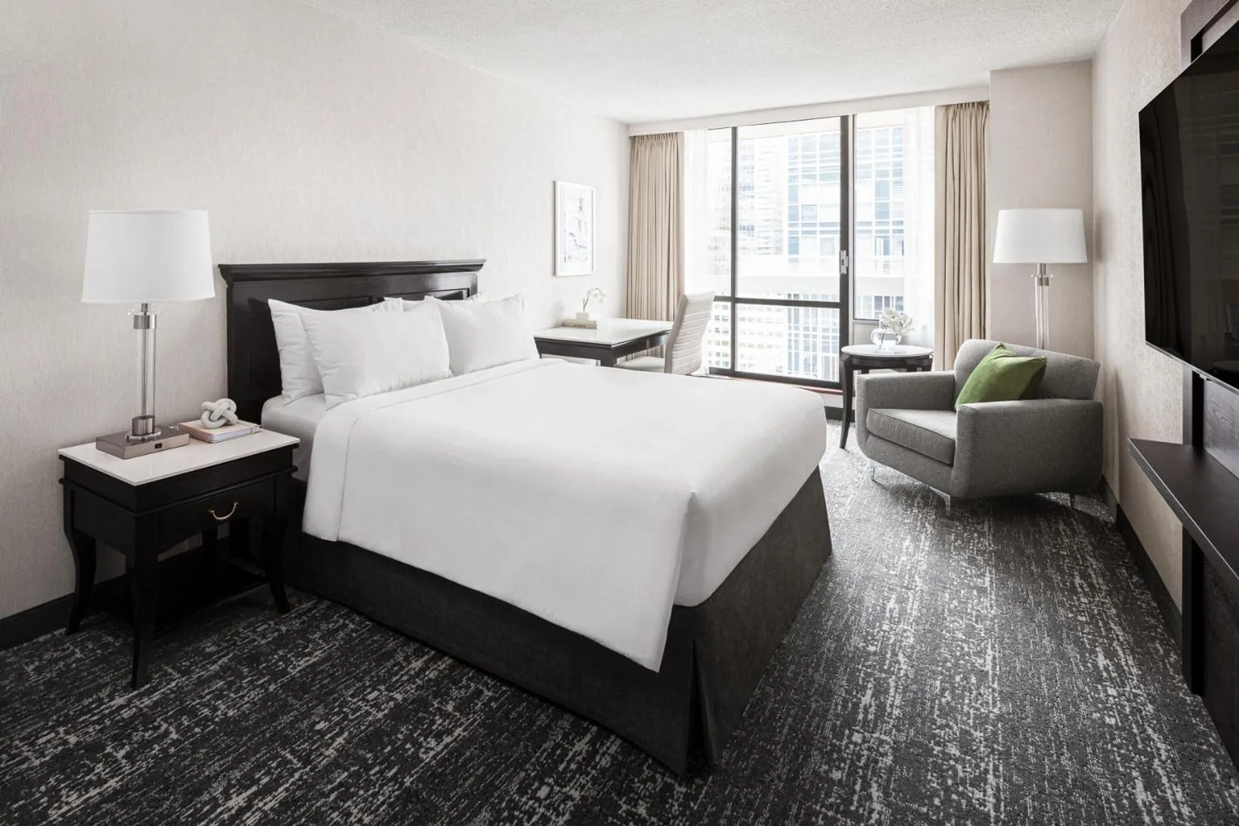 Bed in Chelsea Hotel Toronto