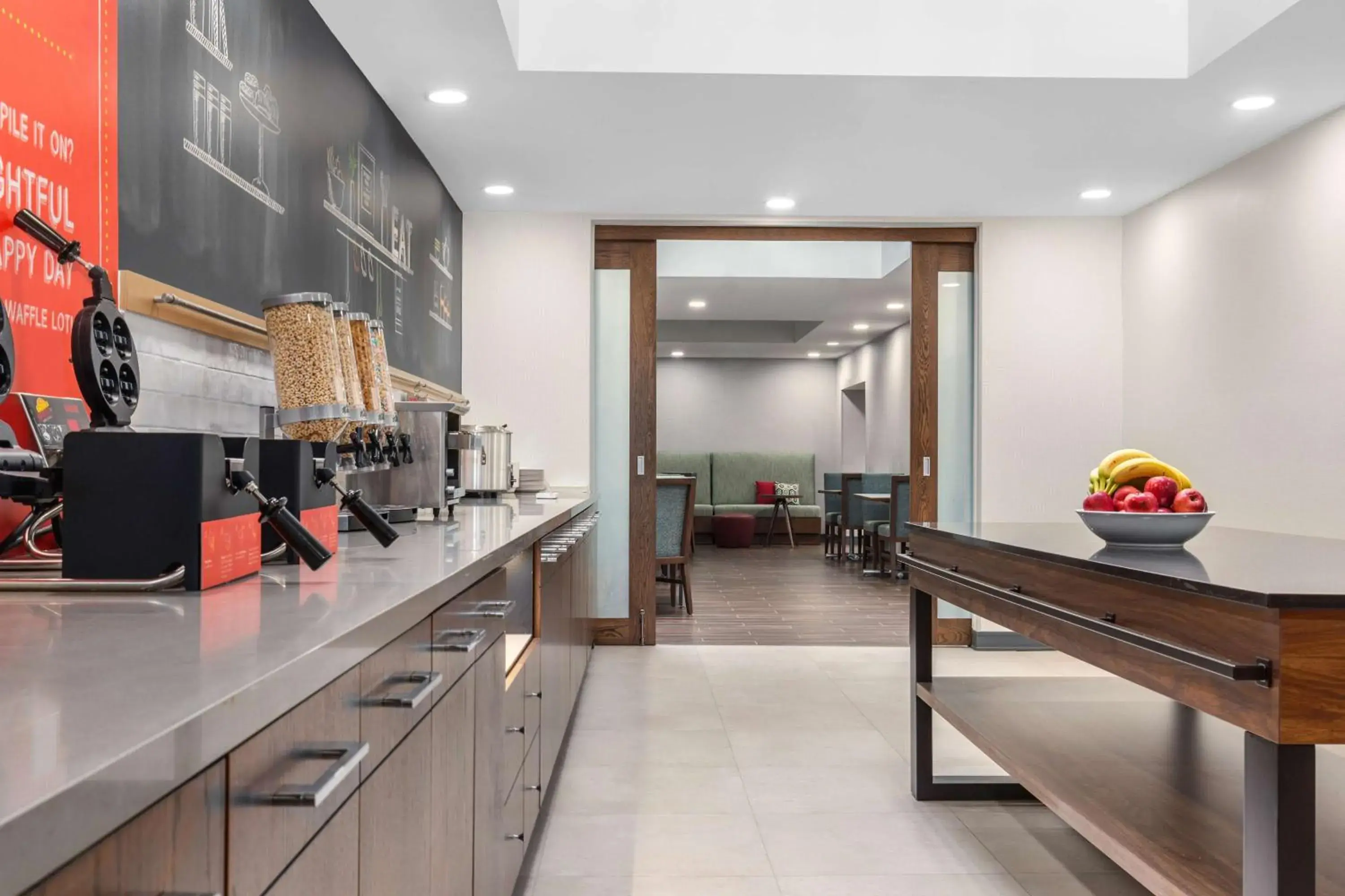 Breakfast in Hampton Inn & Suites by Hilton Toronto Downtown Breakfast in Hampton Inn & Suites by Hilton Toronto Downtown