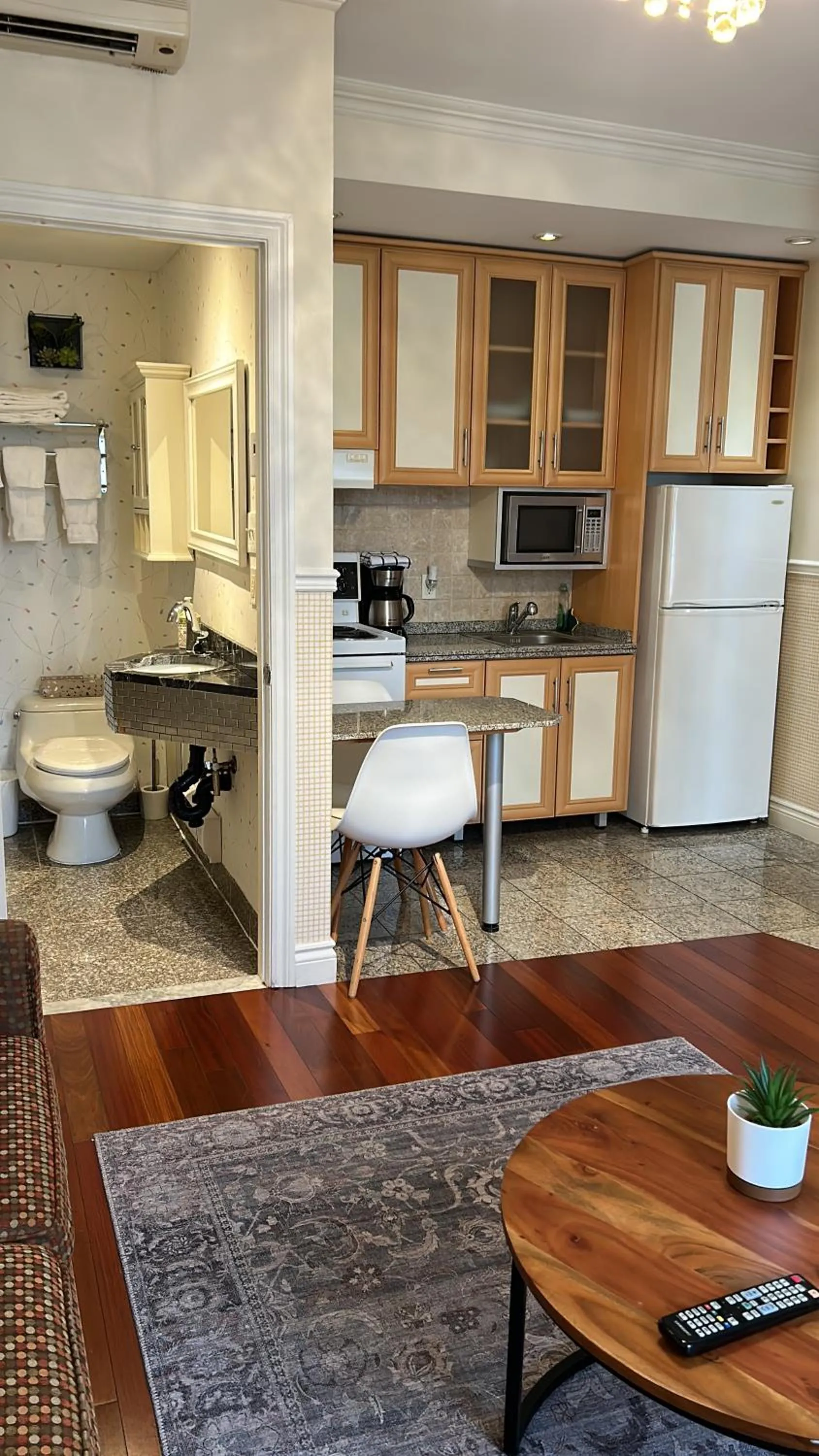 Kitchen or kitchenette in Parc Suites Hotel