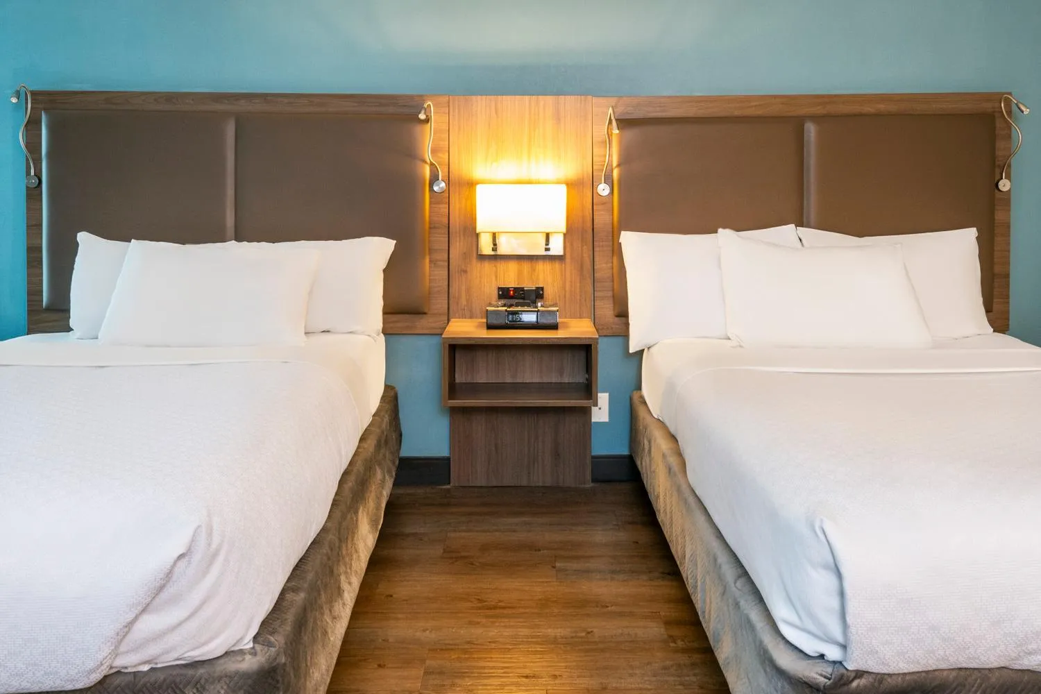 Bed in Grand Park Hotel & Suites Downtown Vancouver, an Ascend Collection Hotel