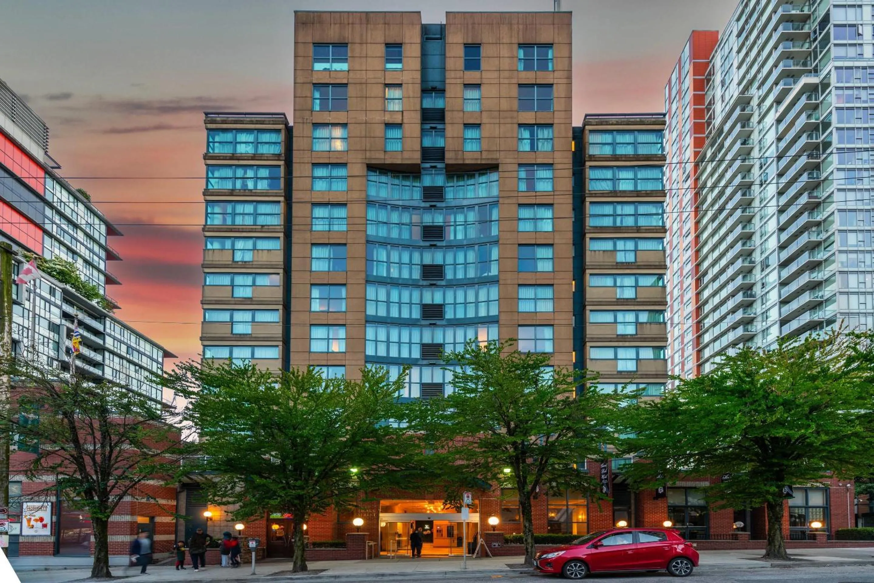 Property building in Grand Park Hotel & Suites Downtown Vancouver, an Ascend Collection Hotel