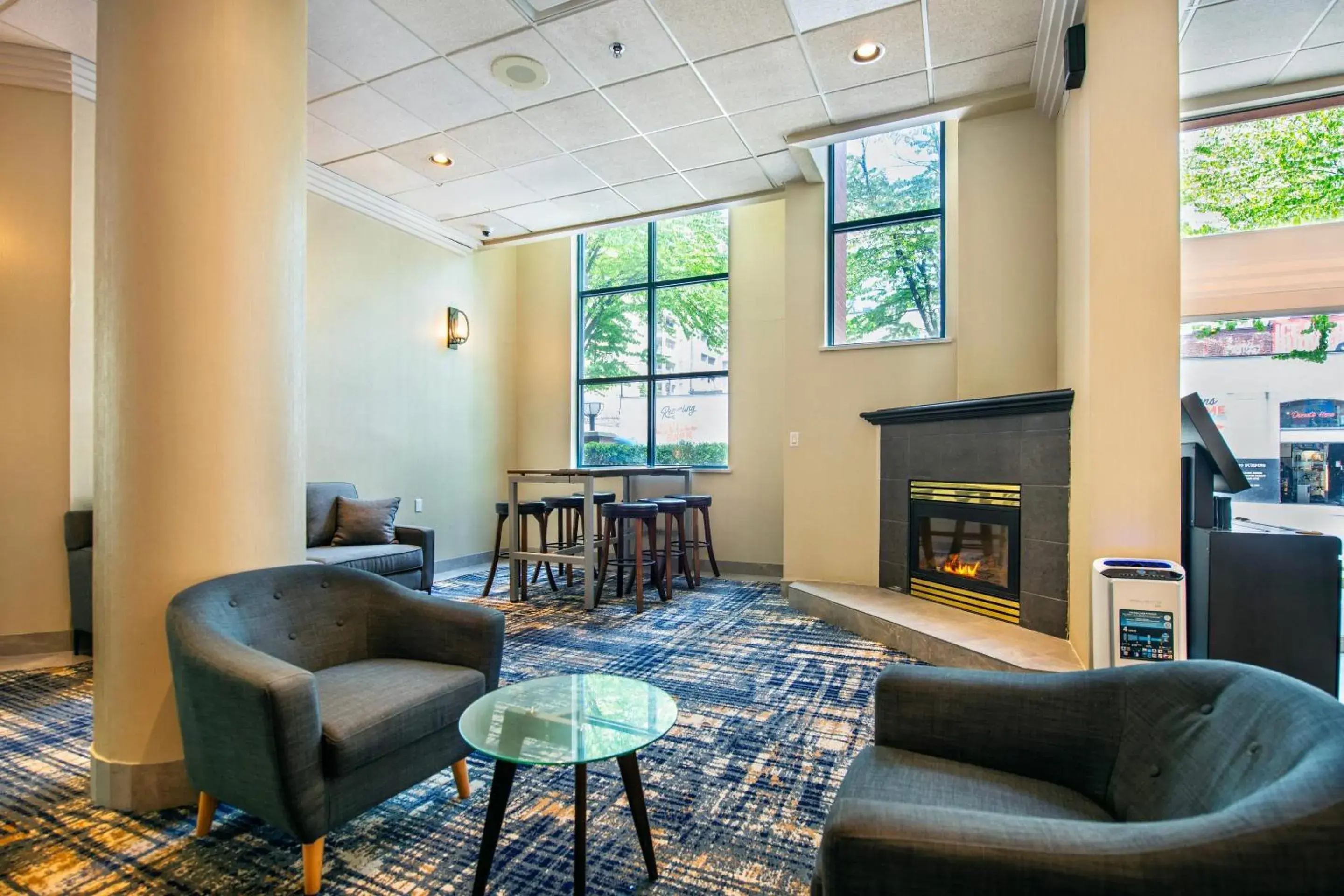 Lobby or reception in Grand Park Hotel & Suites Downtown Vancouver, an Ascend Collection Hotel Lobby or reception in Grand Park Hotel & Suites Downtown Vancouver, an Ascend Collection Hotel