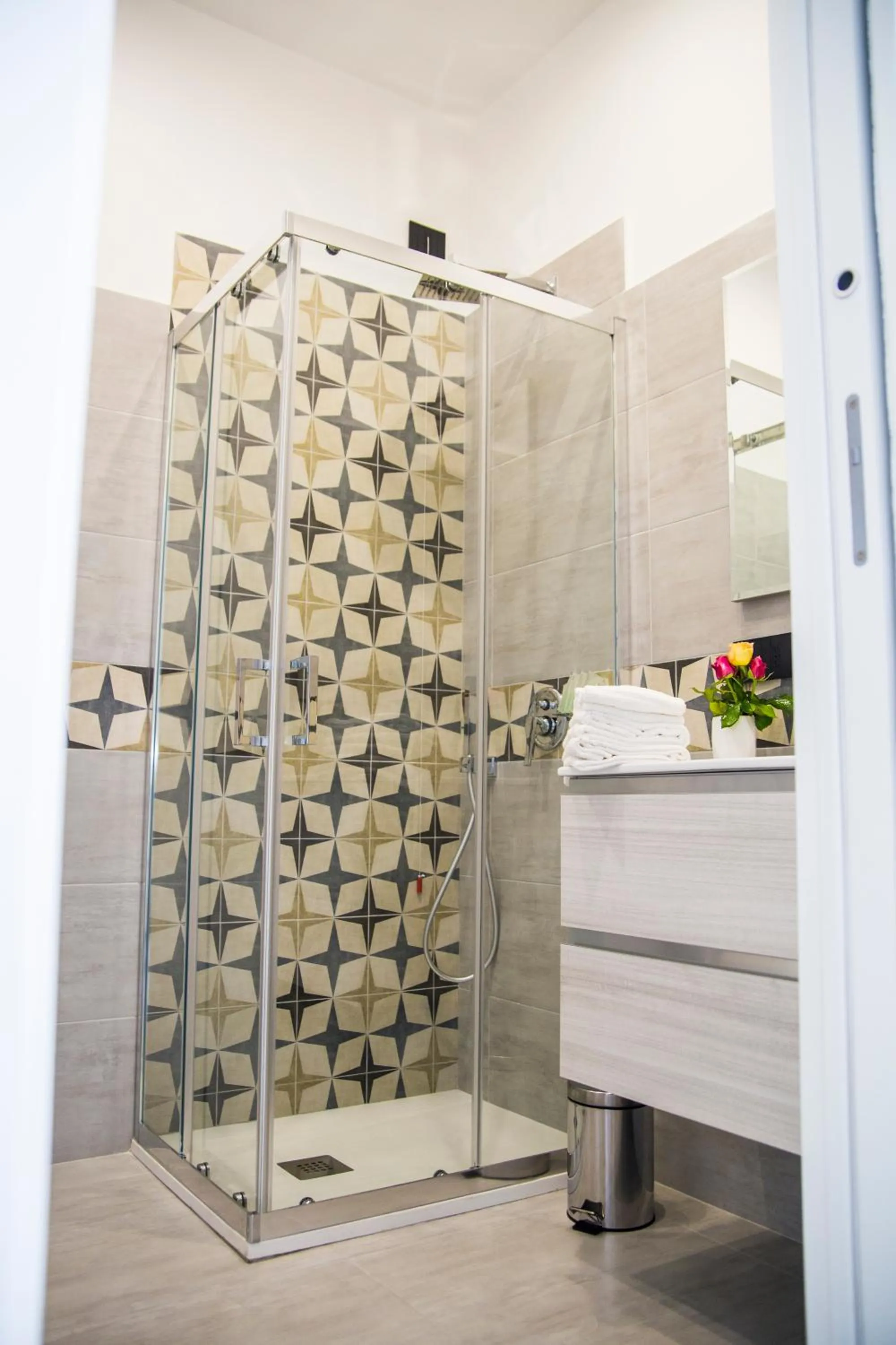 Shower in Maison de Julia Pompei