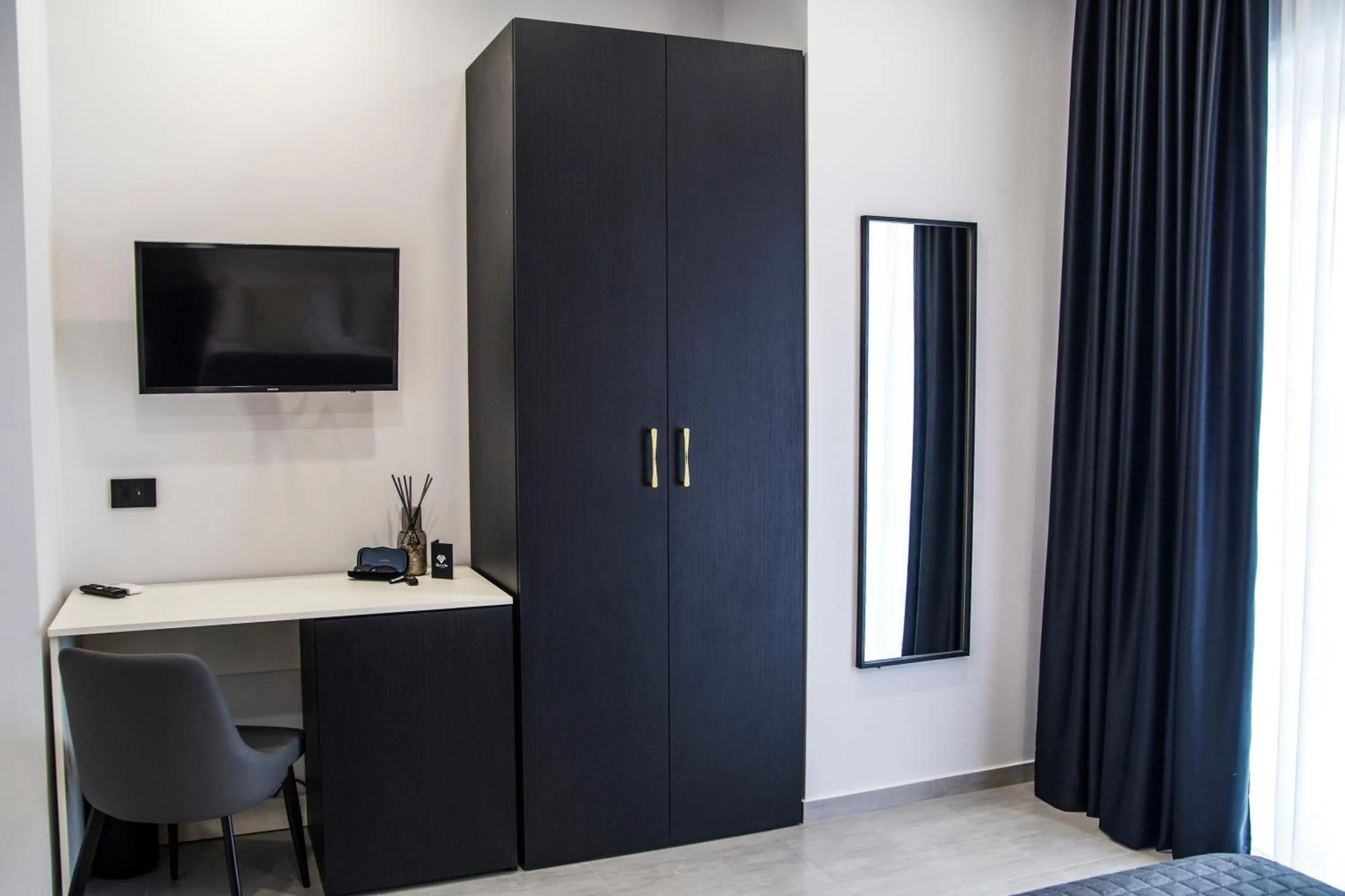 TV and multimedia in Maison de Julia Pompei