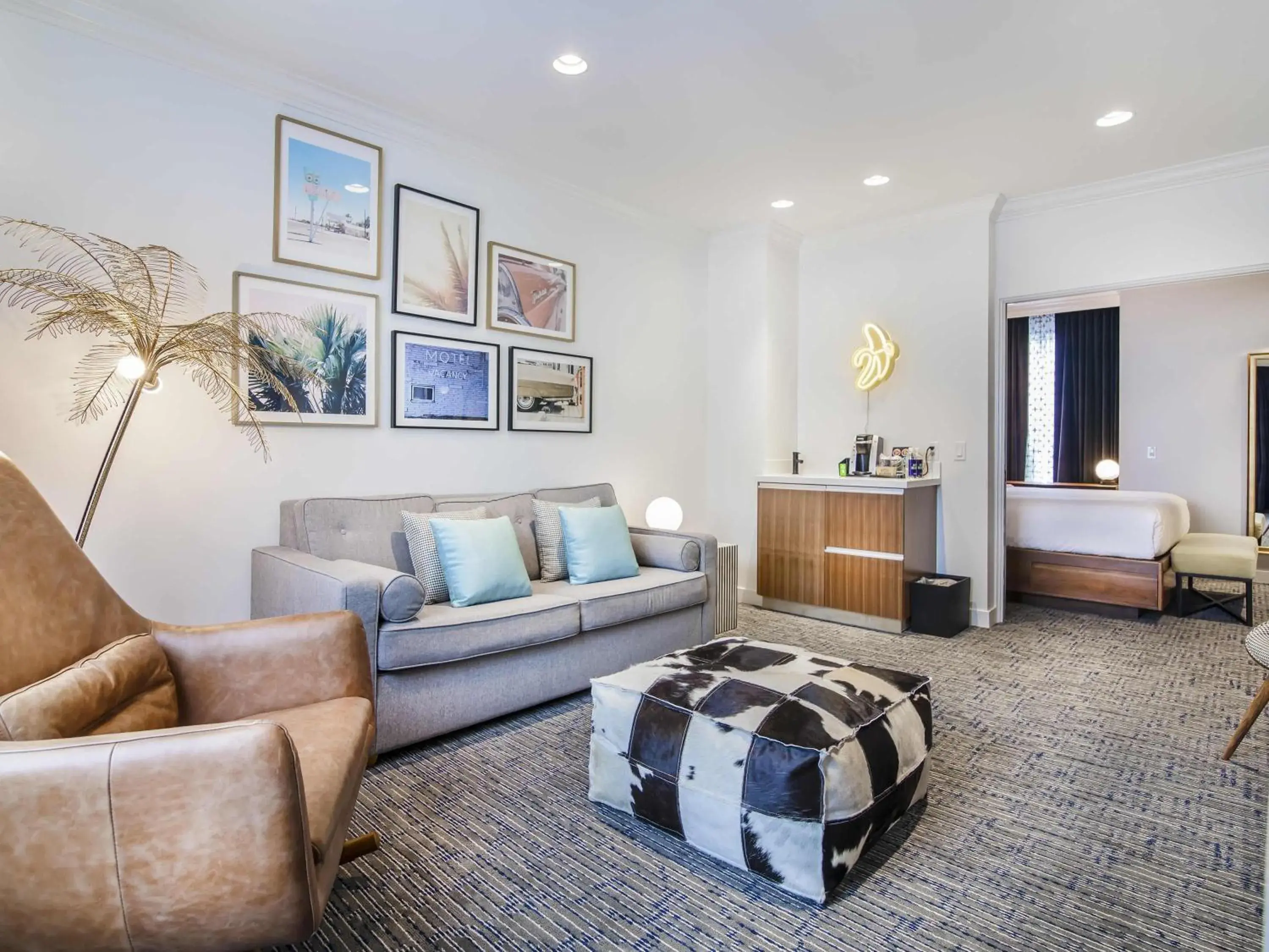 Bedroom in Hotel Belmont Vancouver - MGallery Collection Bedroom in Hotel Belmont Vancouver - MGallery Collection