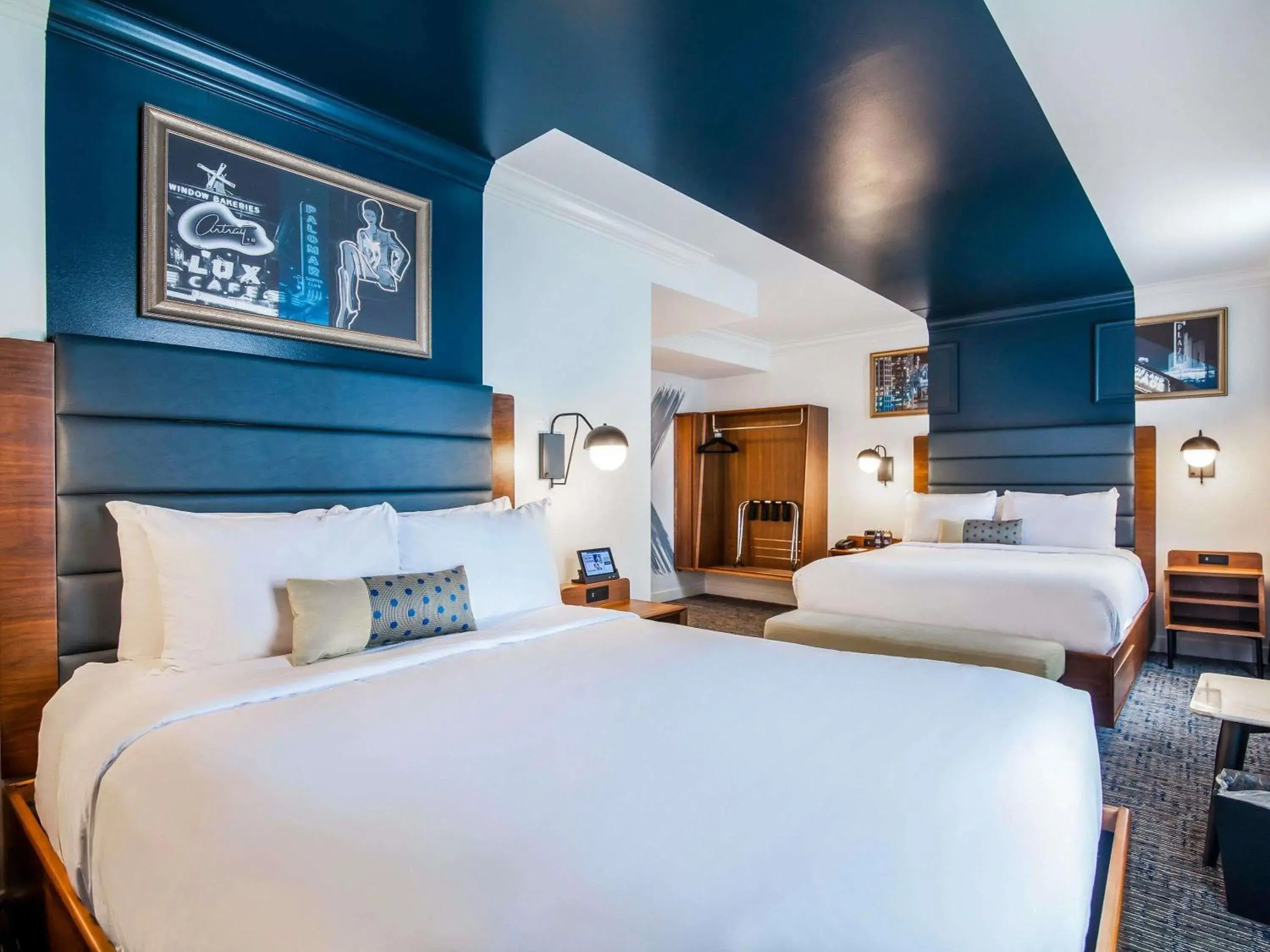 Bedroom, Bed in Hotel Belmont Vancouver - MGallery Collection Bedroom, Bed in Hotel Belmont Vancouver - MGallery Collection