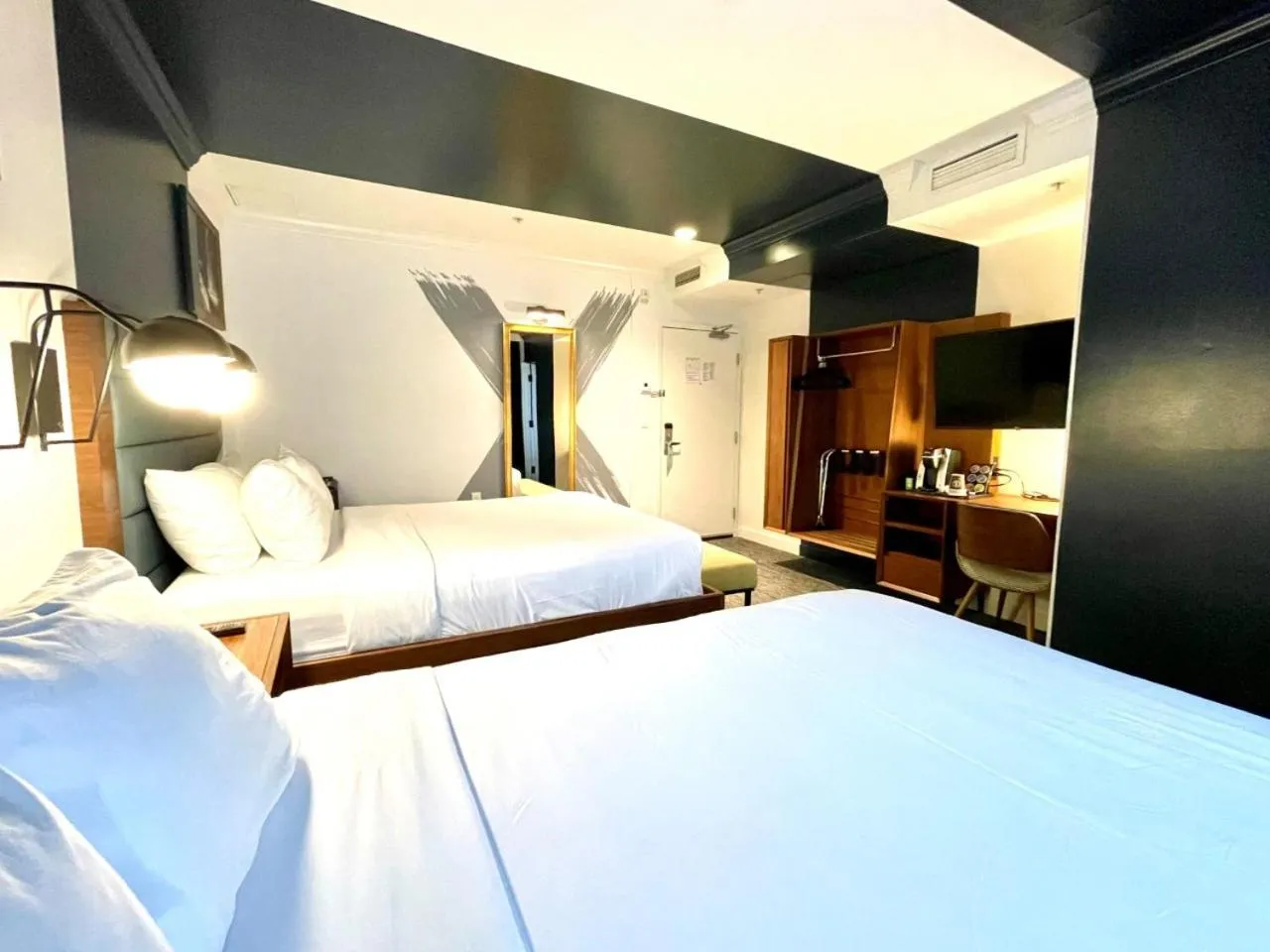 Bed in Hotel Belmont Vancouver - MGallery Collection