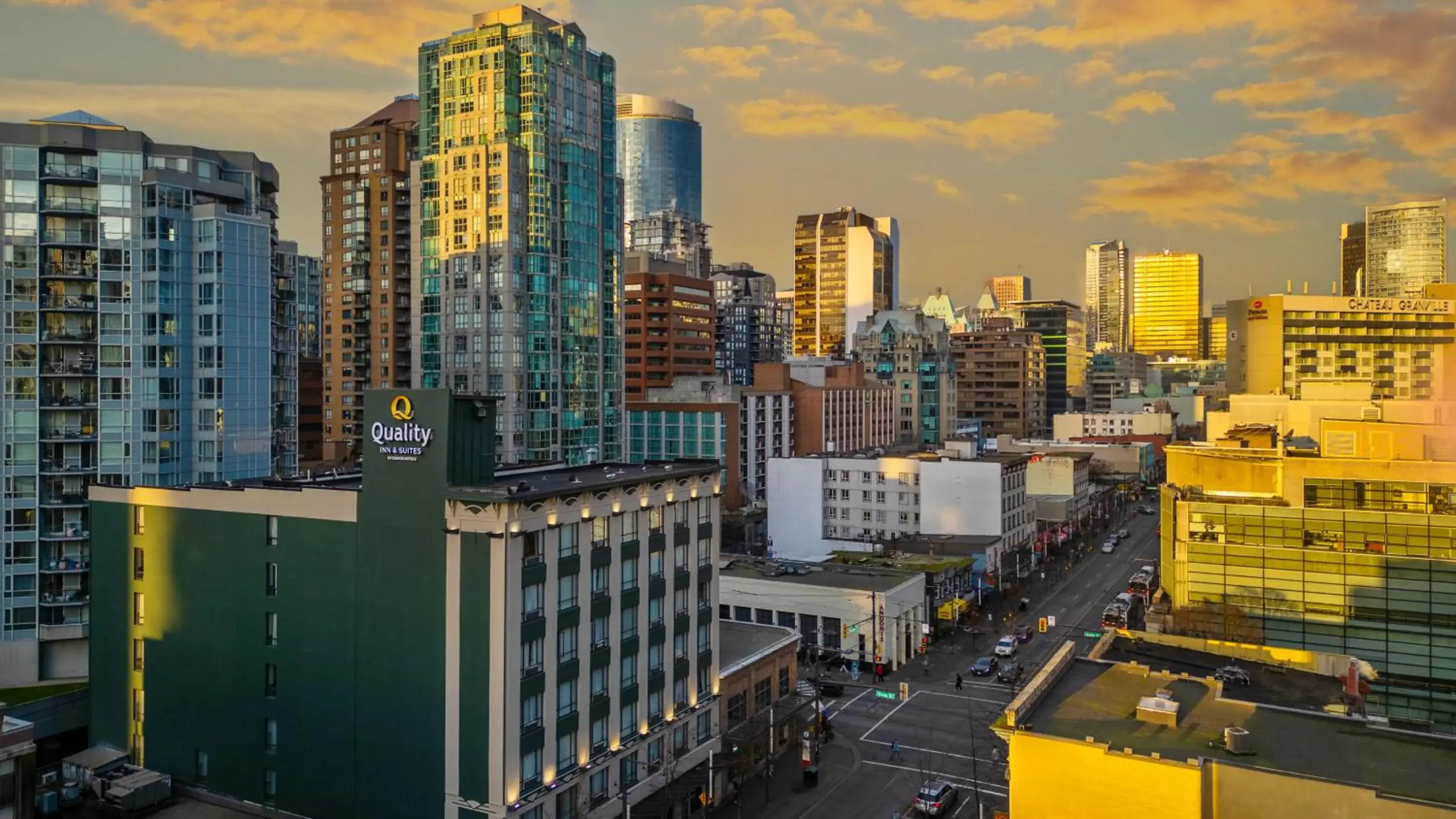 Property building in Quality Inn & Suites Property building in Quality Inn & Suites