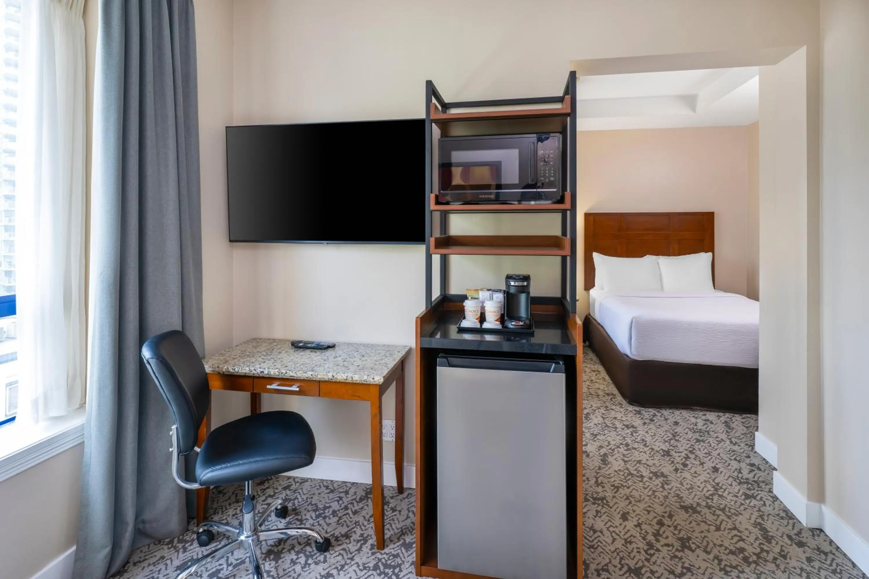 TV and multimedia, Bed in Quality Inn & Suites