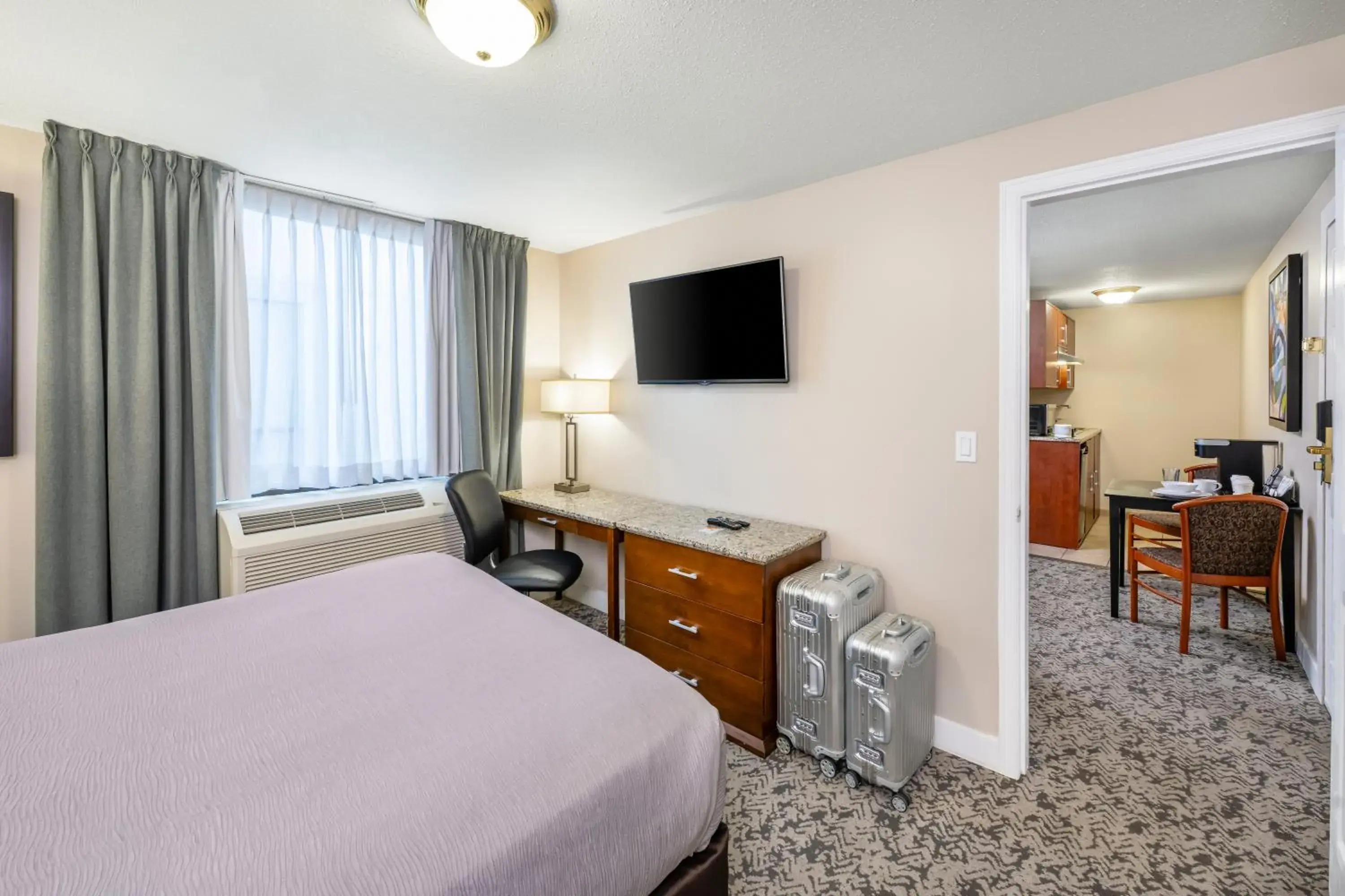 Bed in Quality Inn & Suites Bed in Quality Inn & Suites