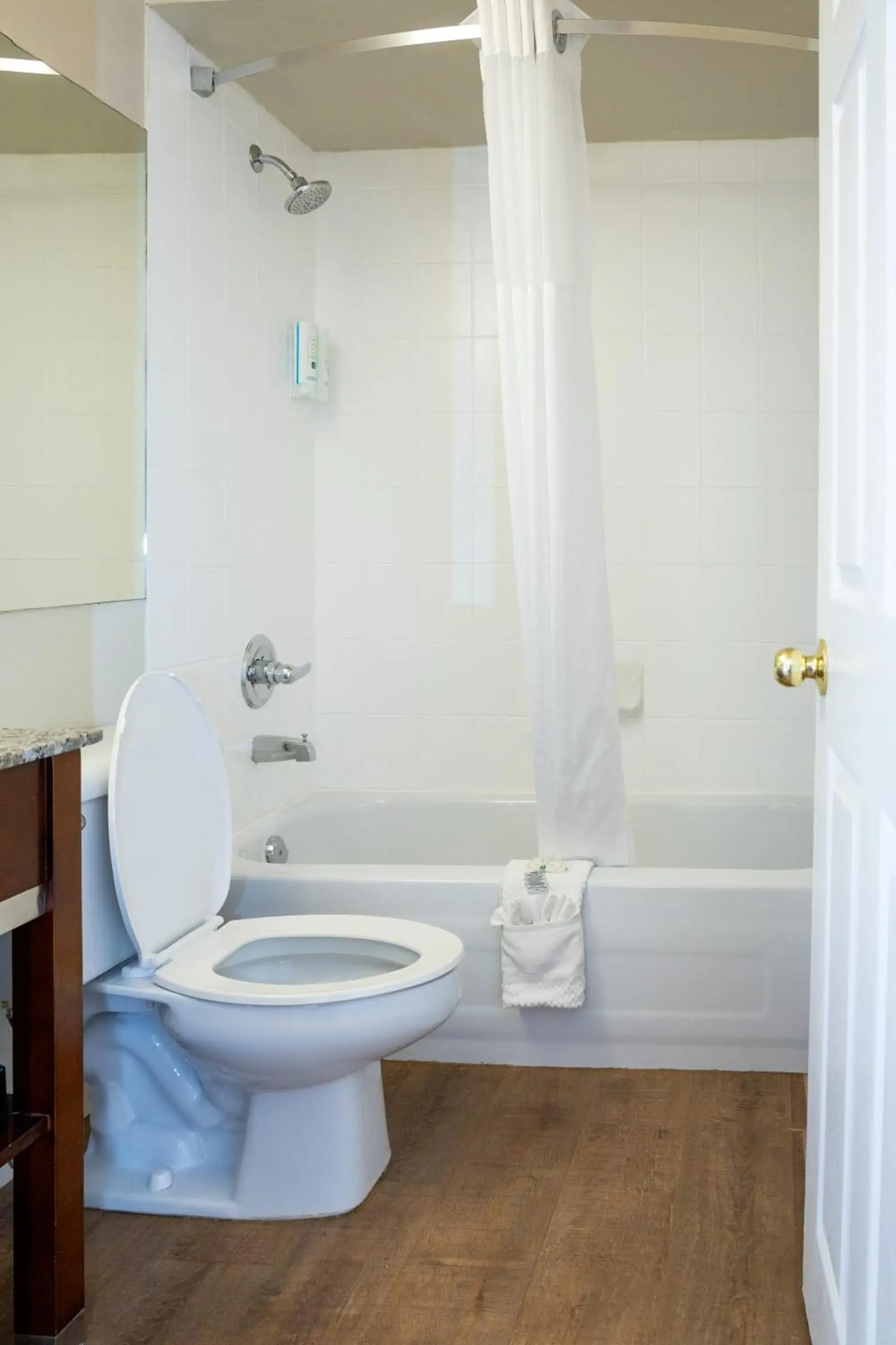 Queen Room - Non-Smoking in Quality Inn & Suites Queen Room - Non-Smoking in Quality Inn & Suites