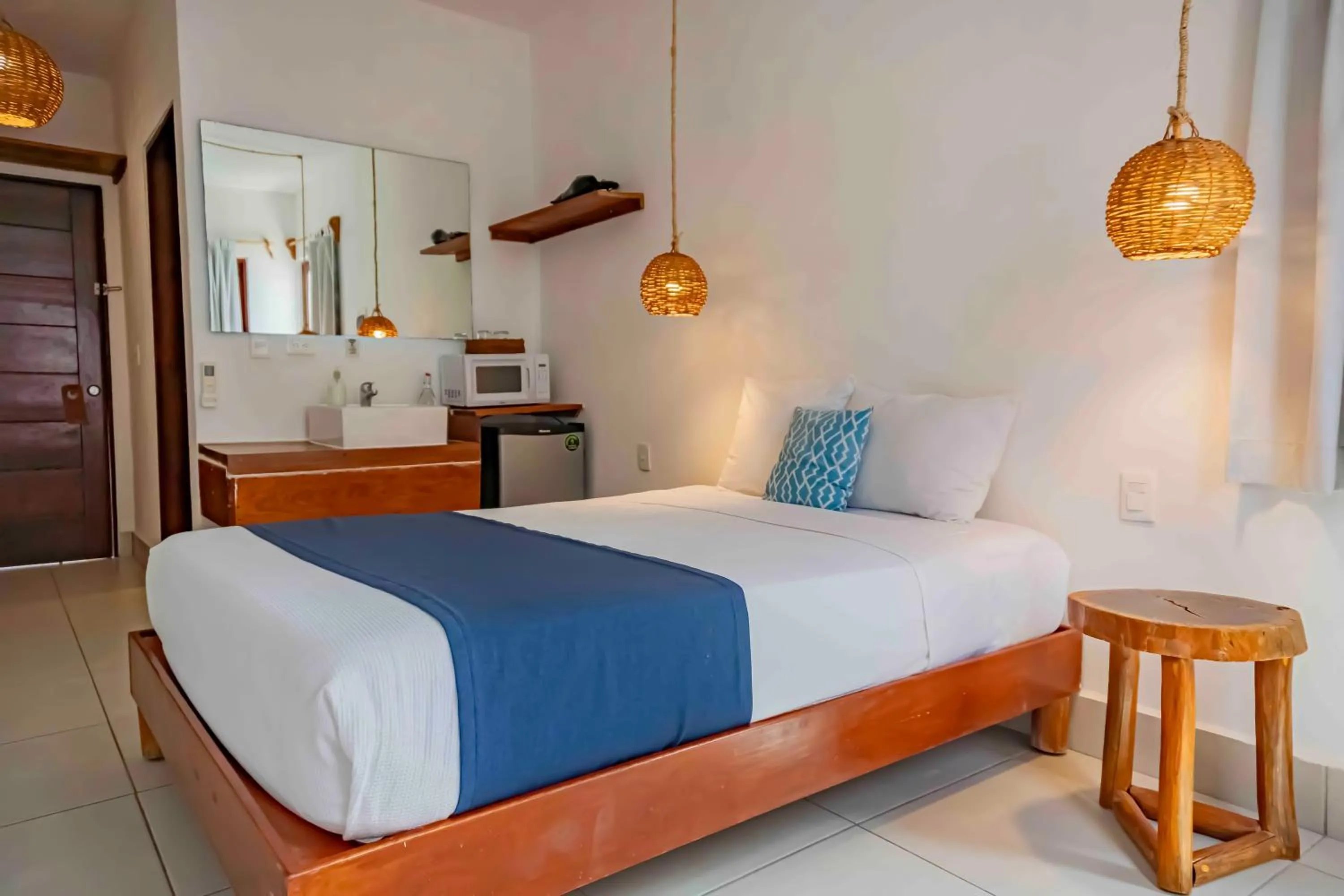 Toilet, Bed in Niik Tulum