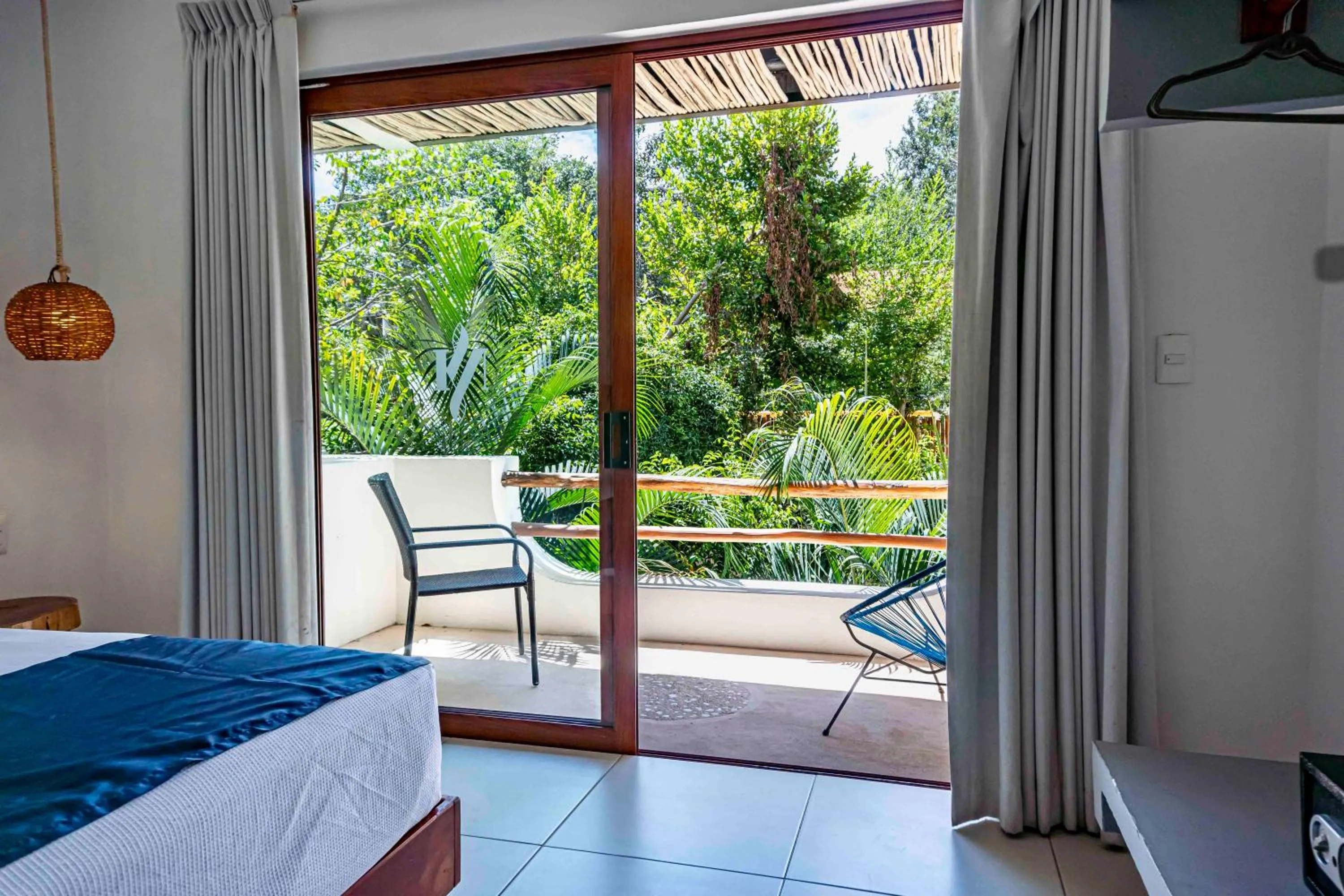 Toilet, Bed in Niik Tulum