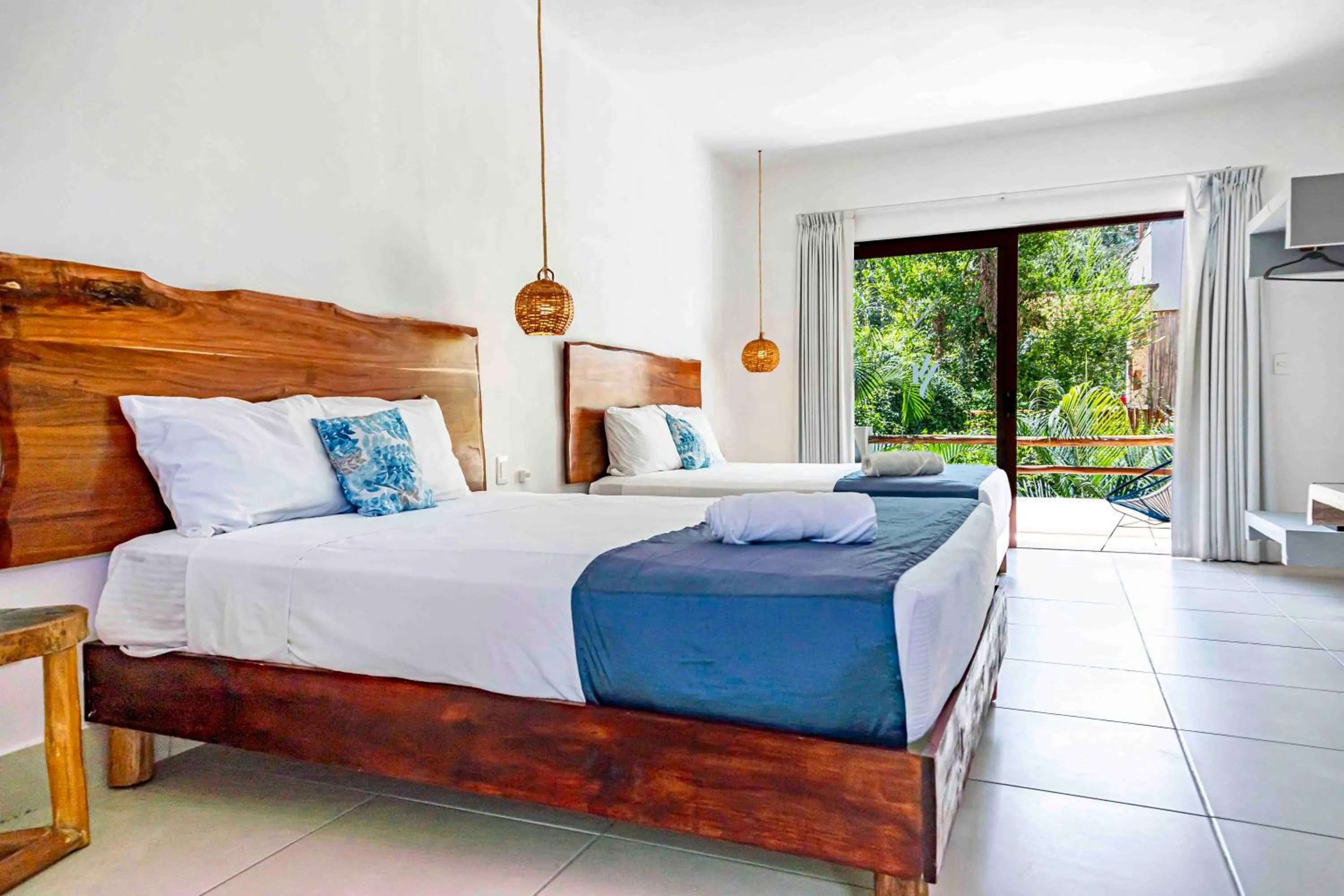 Toilet, Bed in Niik Tulum