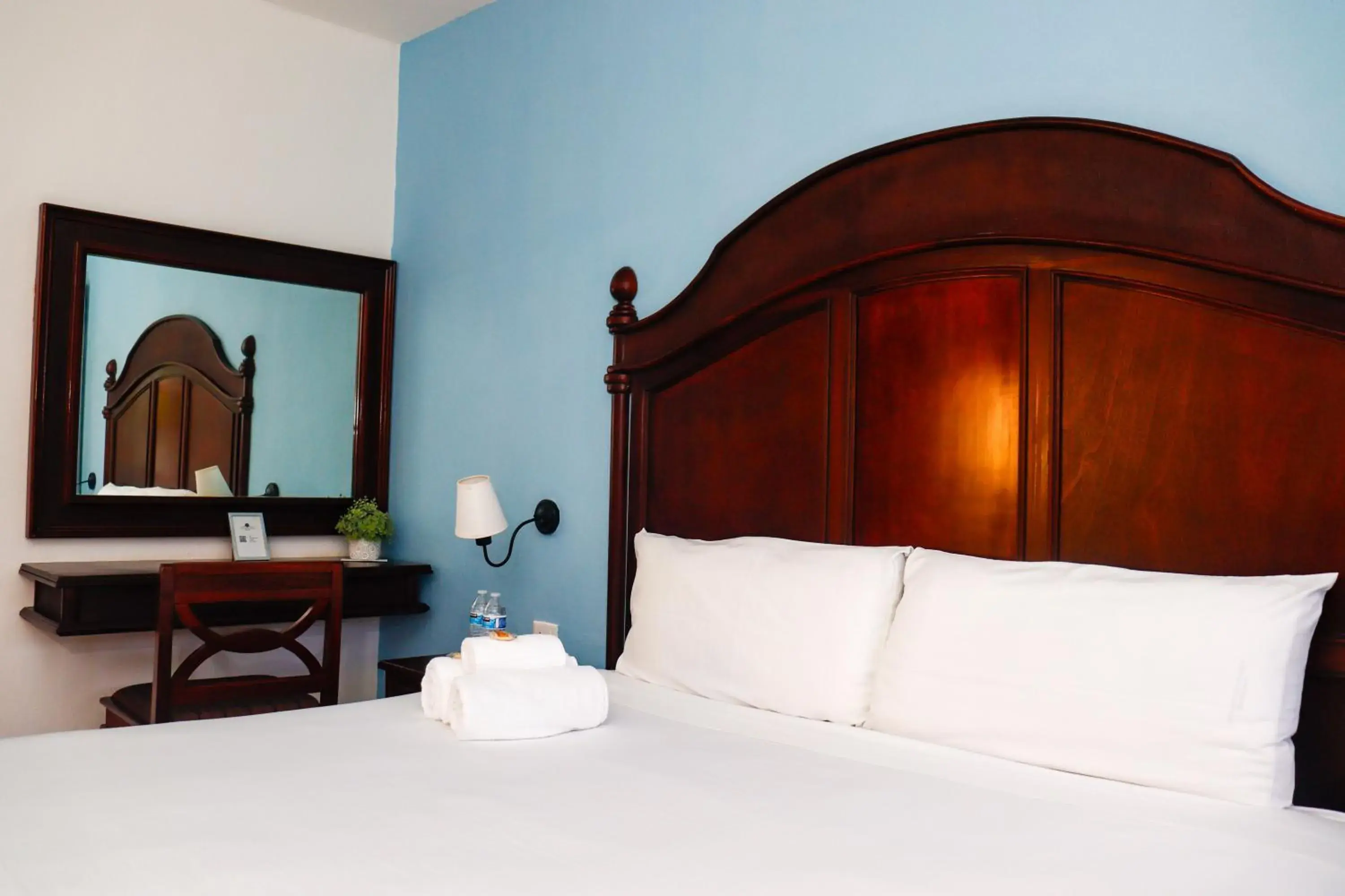 Deluxe Room (2 Adults + 1 Child) in Hotel Quinta Izamal Deluxe Room (2 Adults + 1 Child) in Hotel Quinta Izamal