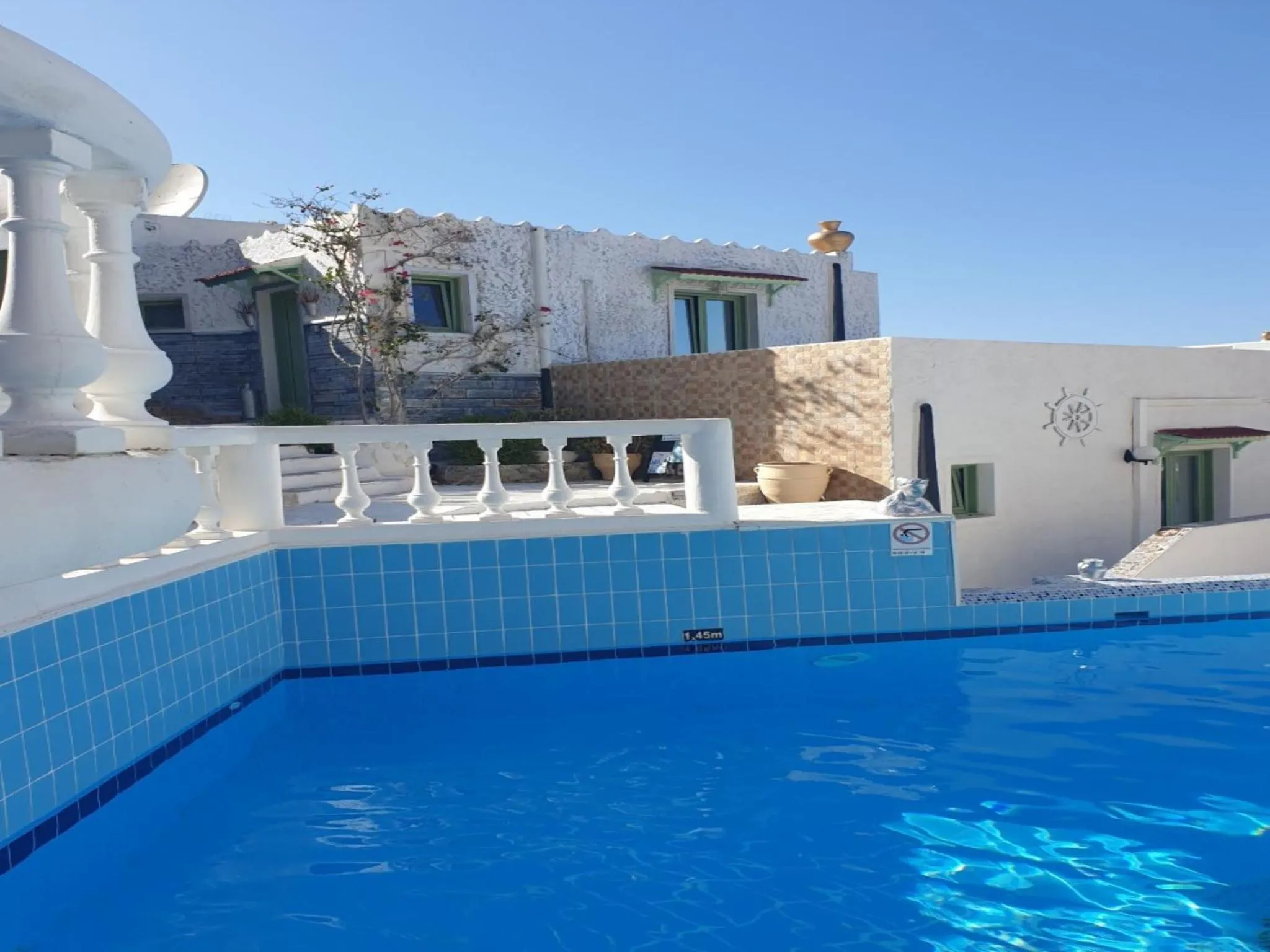Swimming pool in Private Apartment Sea View