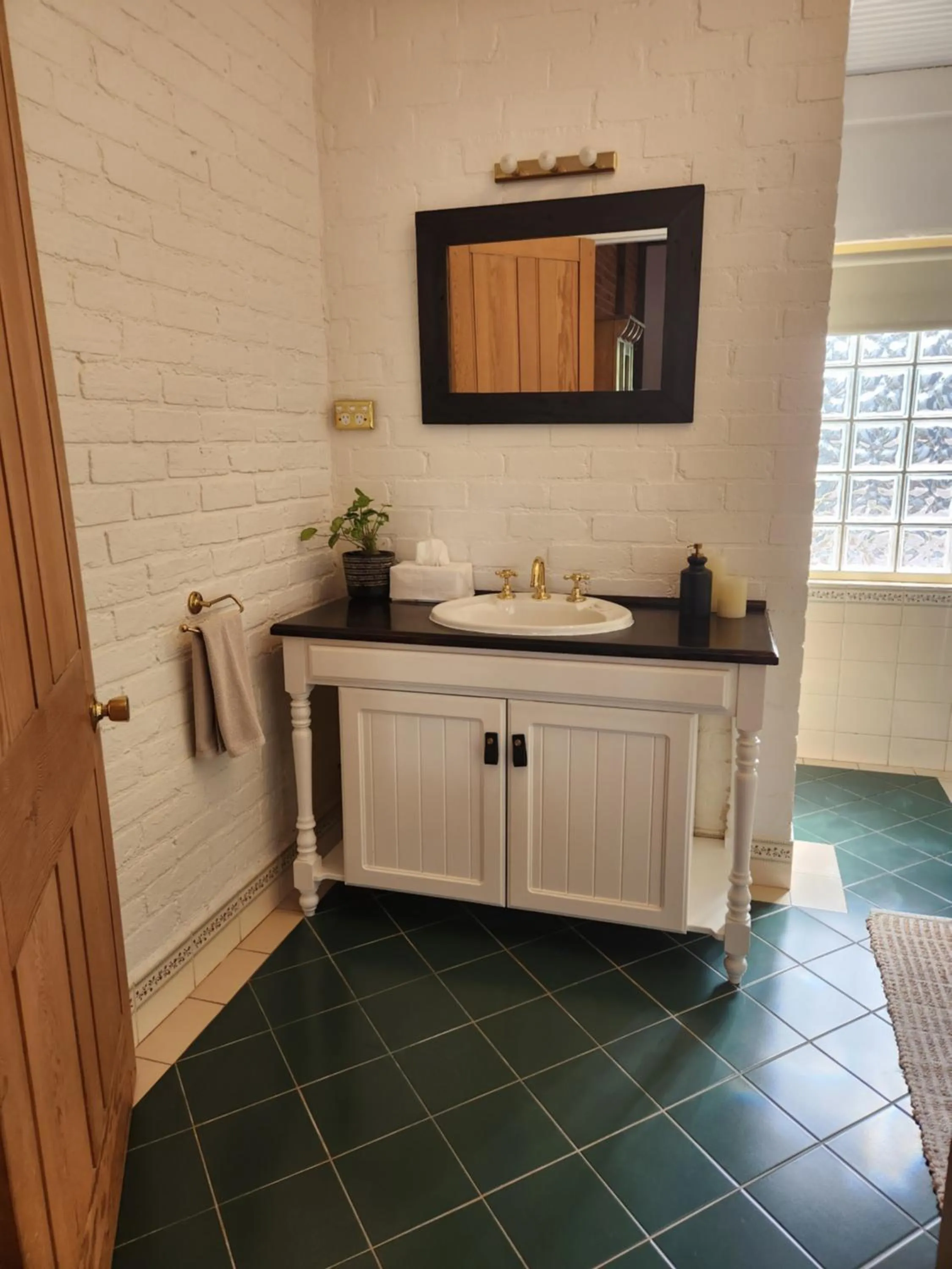 Bathroom in Marananga Cottages