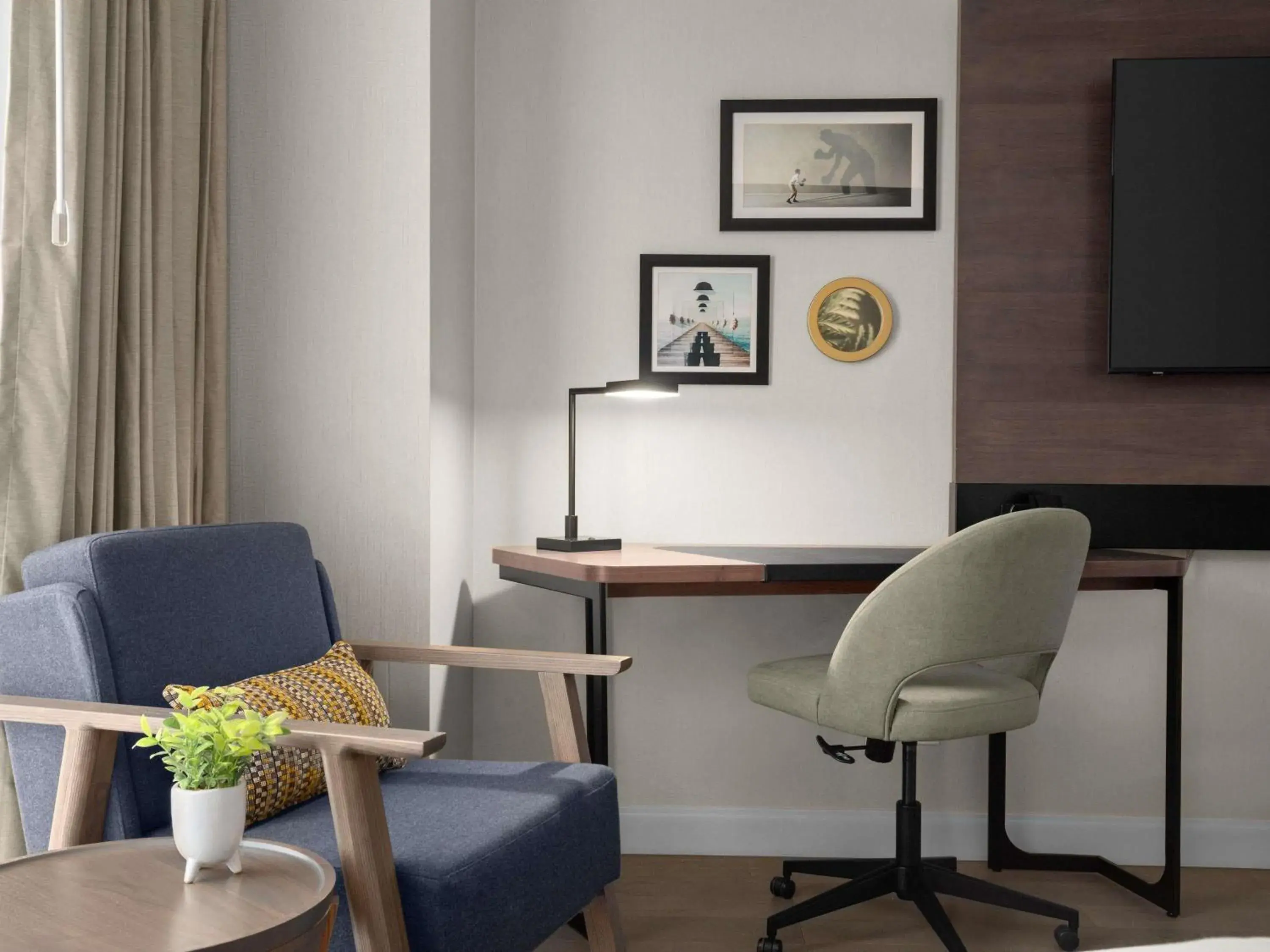 Bedroom in The Novotel Toronto Centre Bedroom in The Novotel Toronto Centre