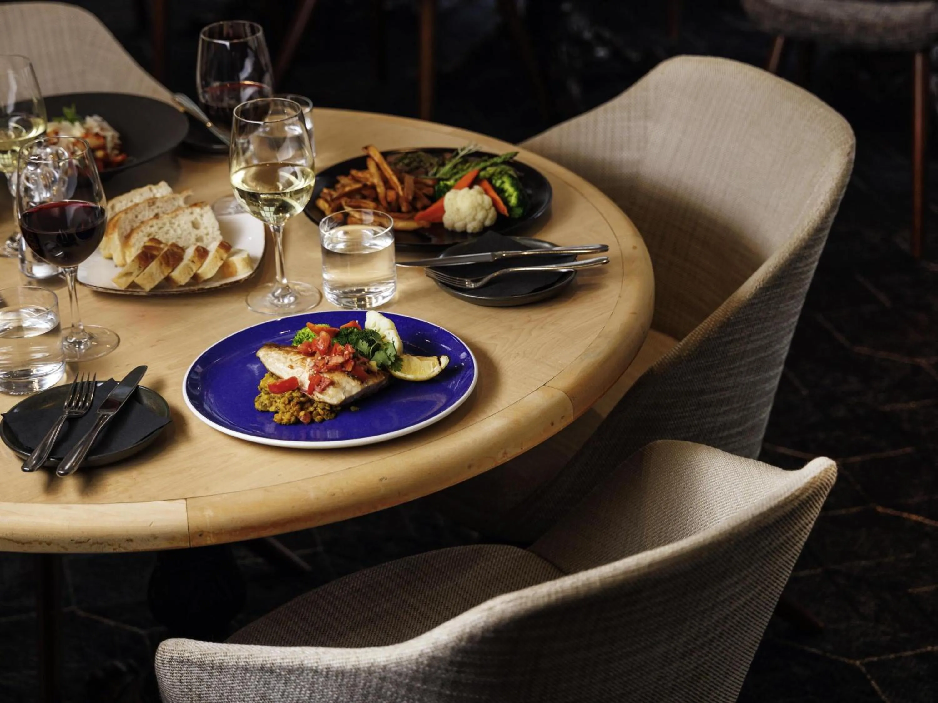 Restaurant/places to eat in The Novotel Toronto Centre