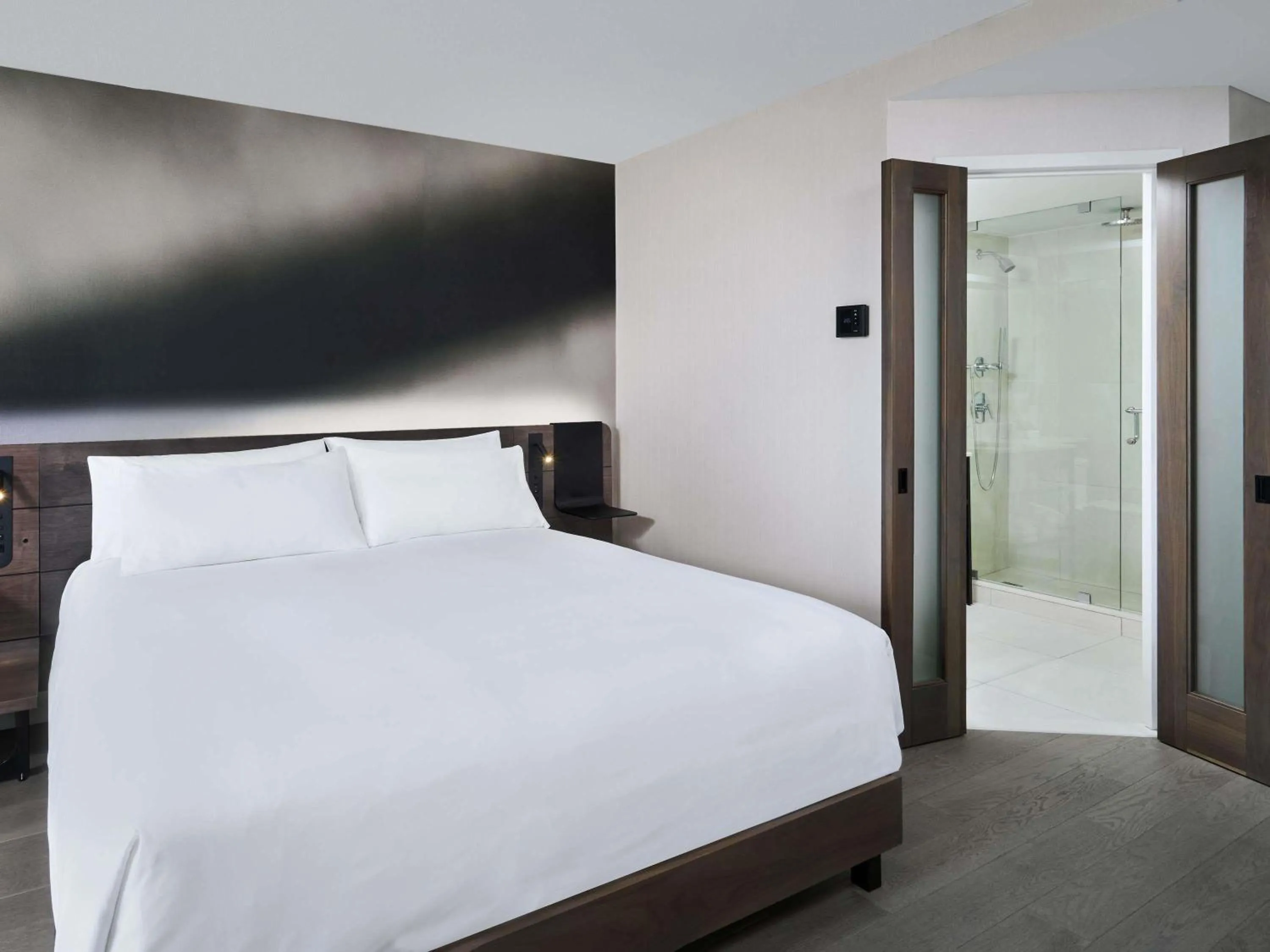 Bedroom, Bed in The Novotel Toronto Centre