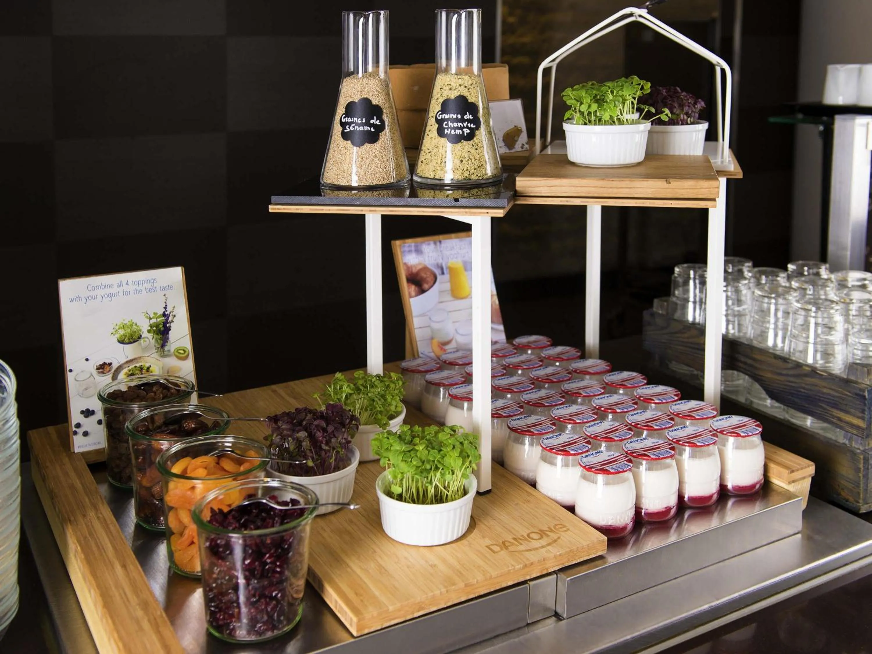 Restaurant/places to eat in The Novotel Toronto Centre