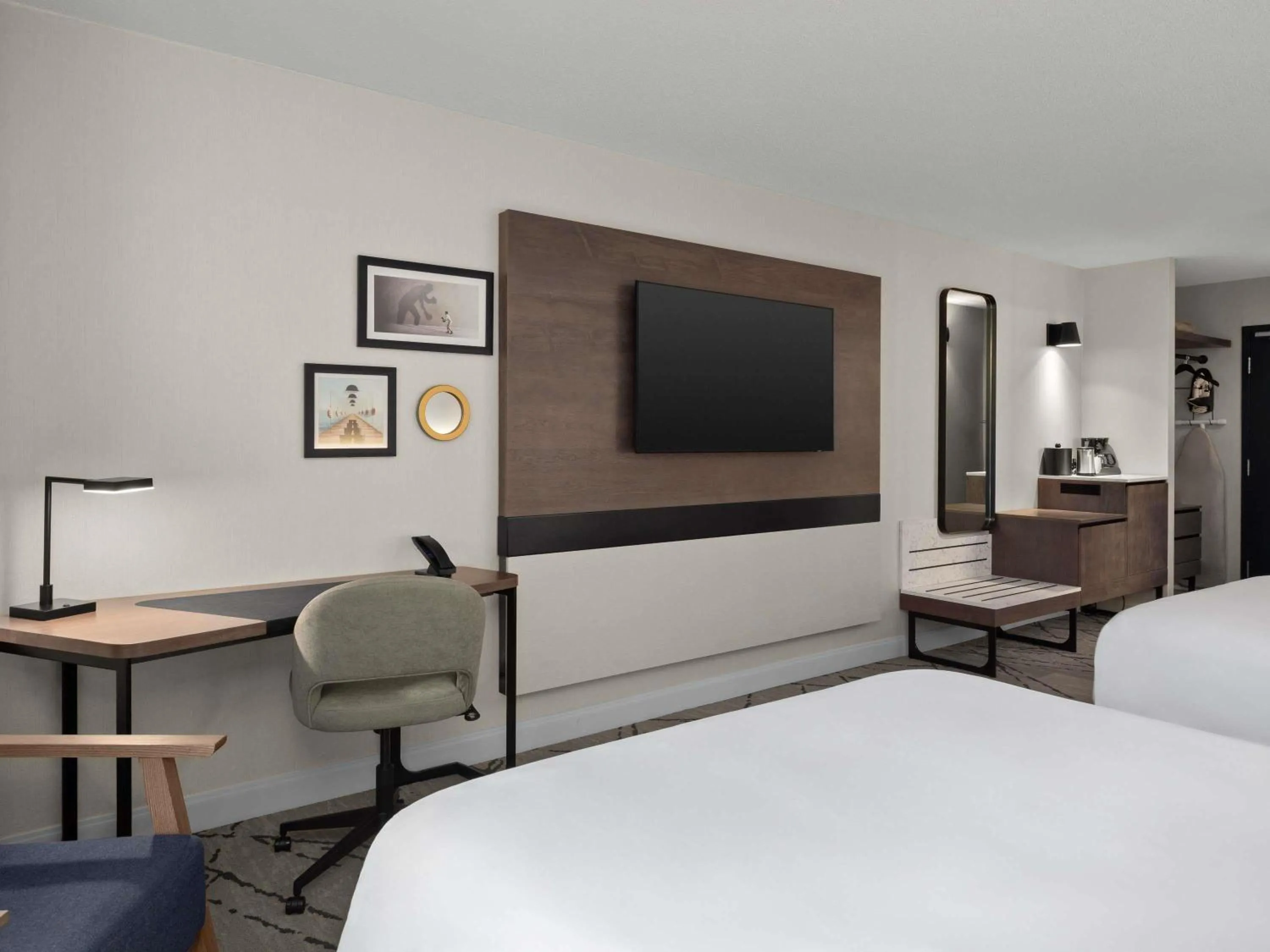 Bedroom, Bed in The Novotel Toronto Centre