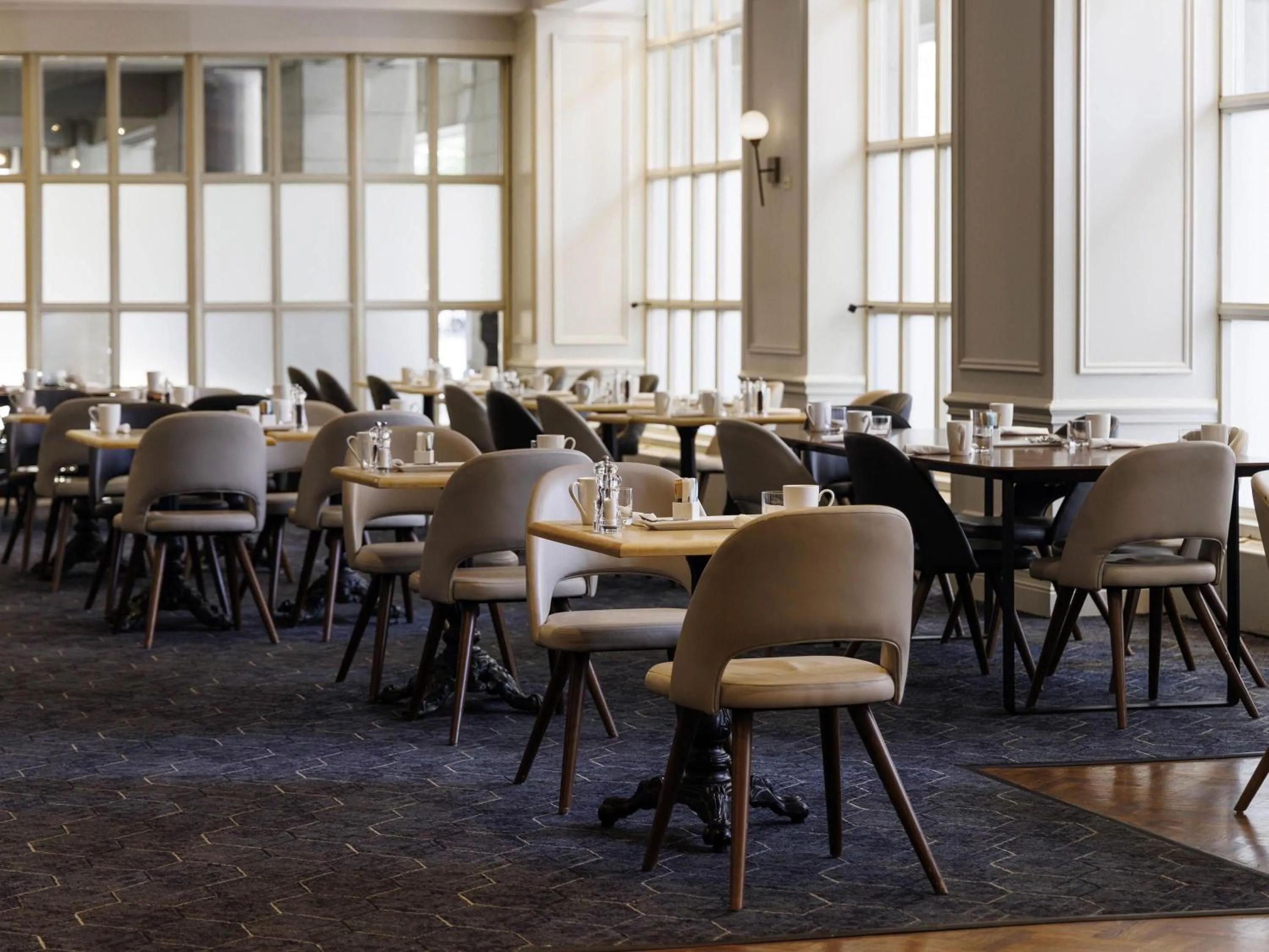 Restaurant/places to eat in The Novotel Toronto Centre