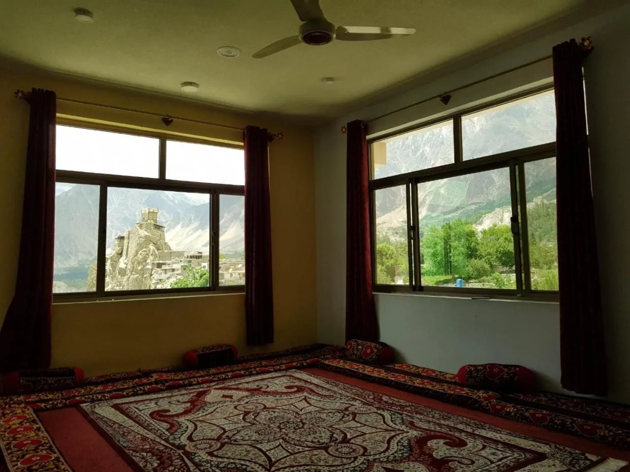 Bed in MasakAli Family Guest House