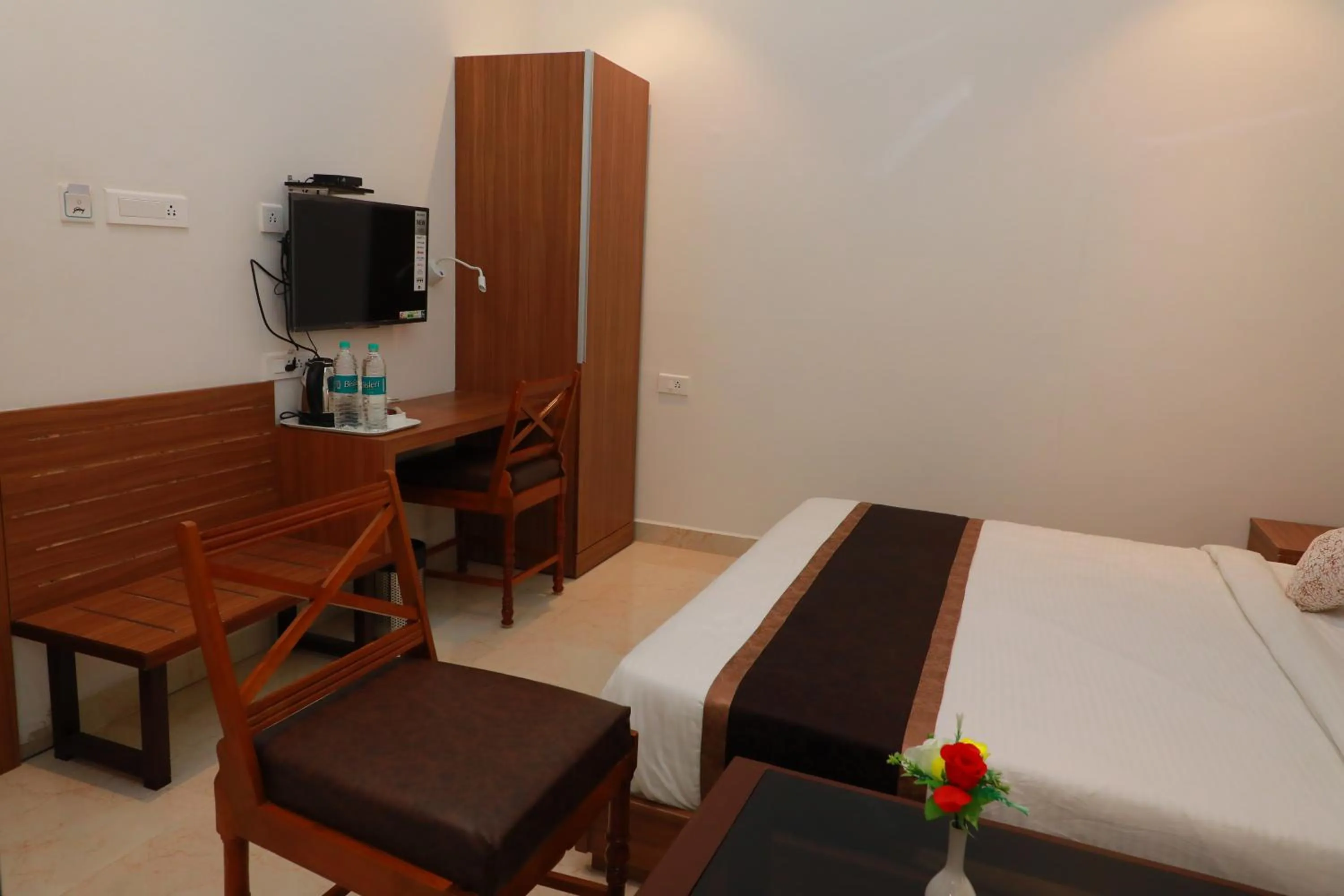 hair dresser, Bed in TM INN Hotel