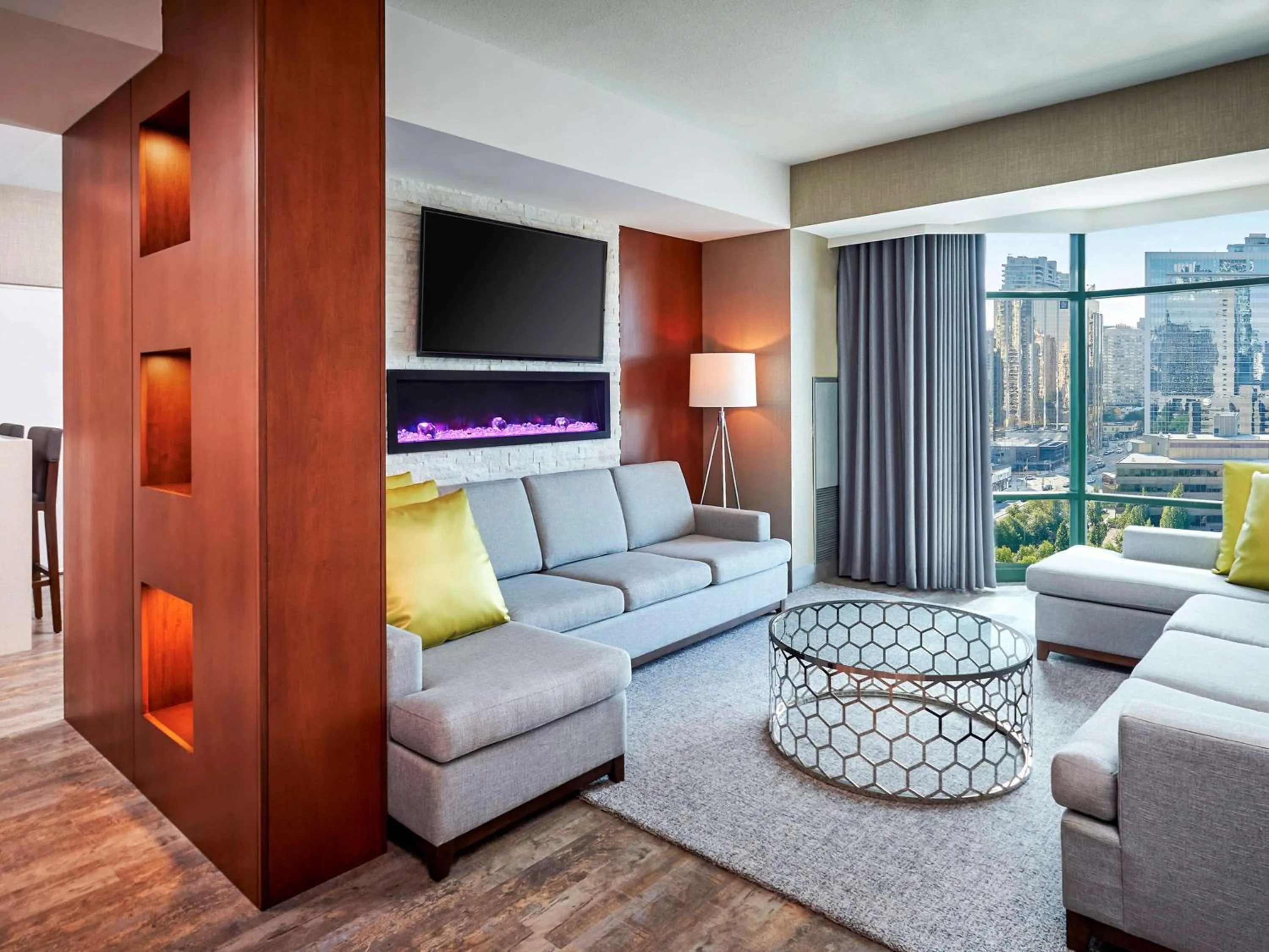 Photo of the whole room in Novotel Toronto North York